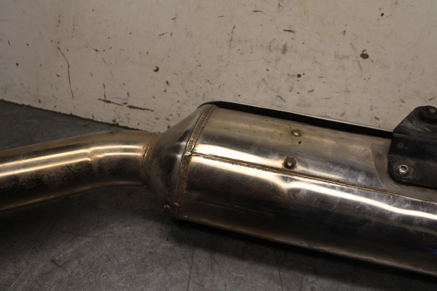 01-06 TRIUMPH TIGER 955I EXHAUST PIPE MUFFLER SLIP ON CAN SILENCER BB693