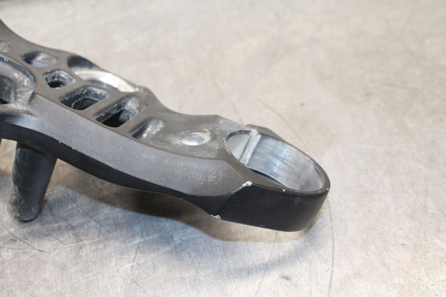 19-24 YAMAHA R3 FORKS UPPER TRIPLE TREE CLAMP BB736