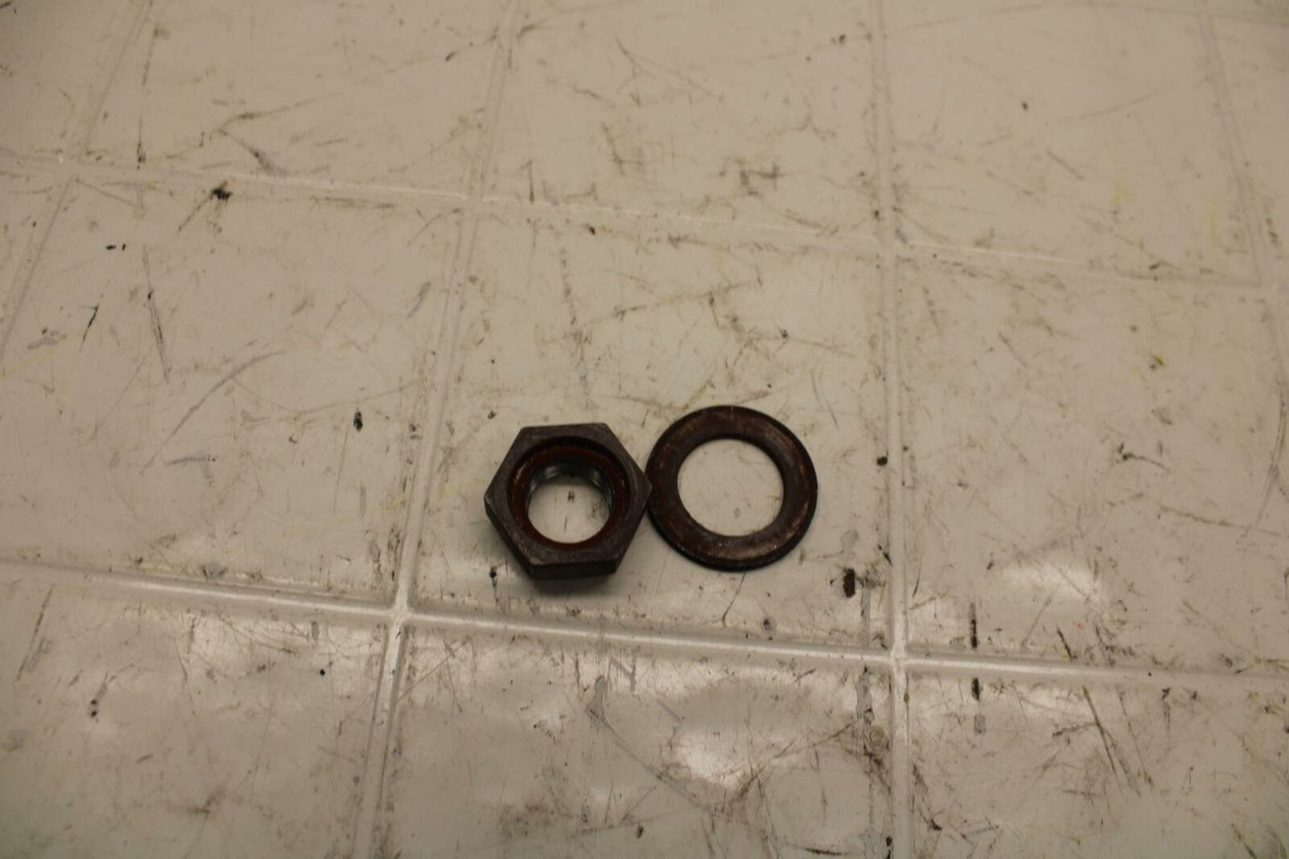 04-05 SUZUKI GSXR750 FRONT SPROCKET NUT BB11