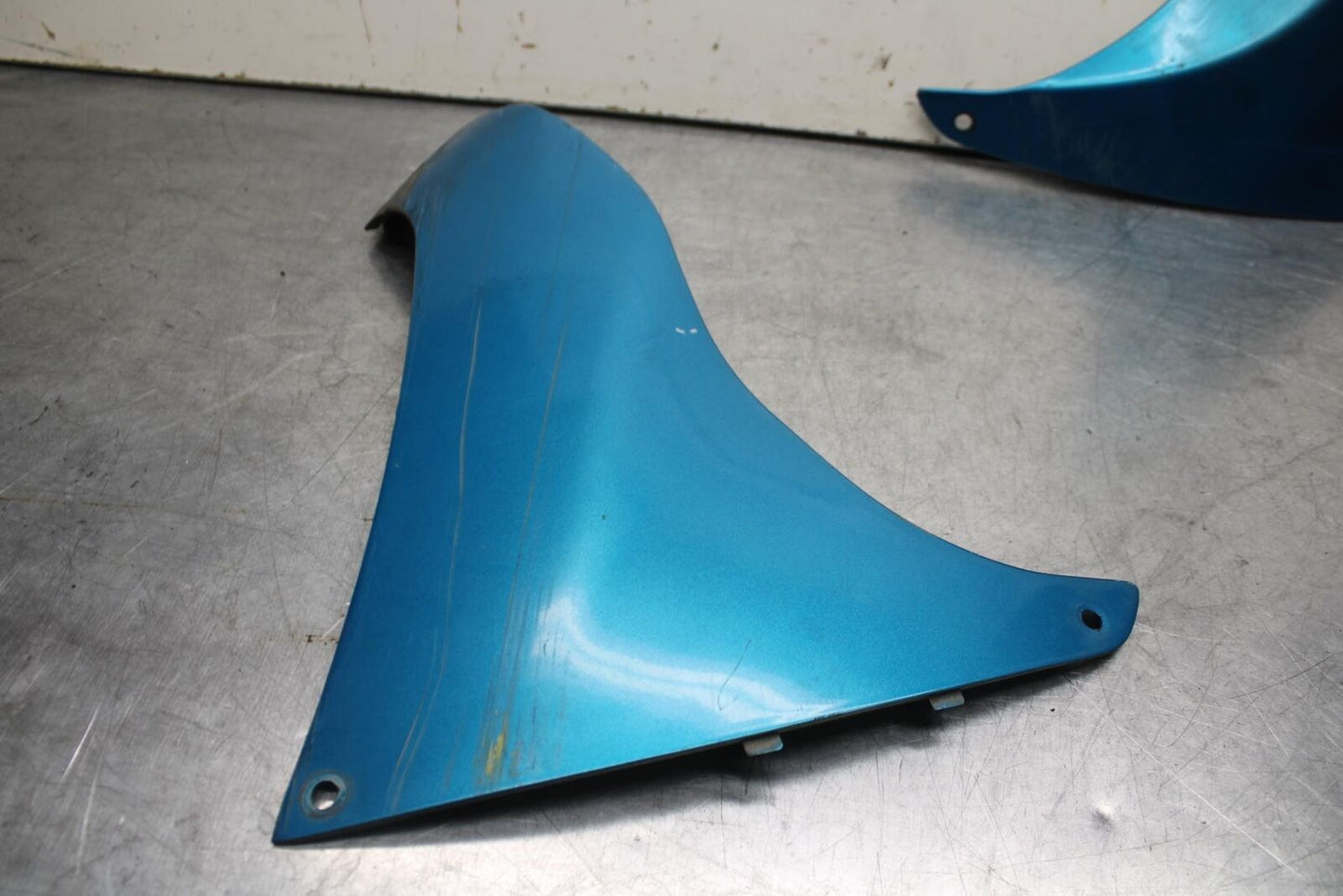 1995 Suzuki RF600R LEFT LOWER BOTTOM BELLY SIDE FAIRING COWL BB615