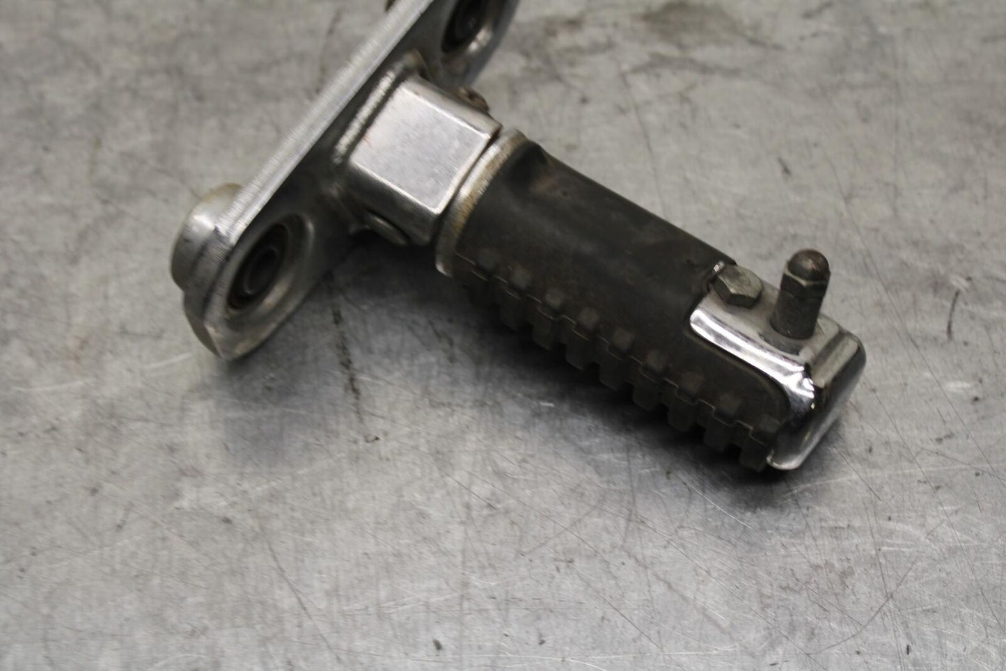 97-03 HONDA SHADOW ACE 750 VT750C RIGHT REAR FOOT REST PEG STEP BB618
