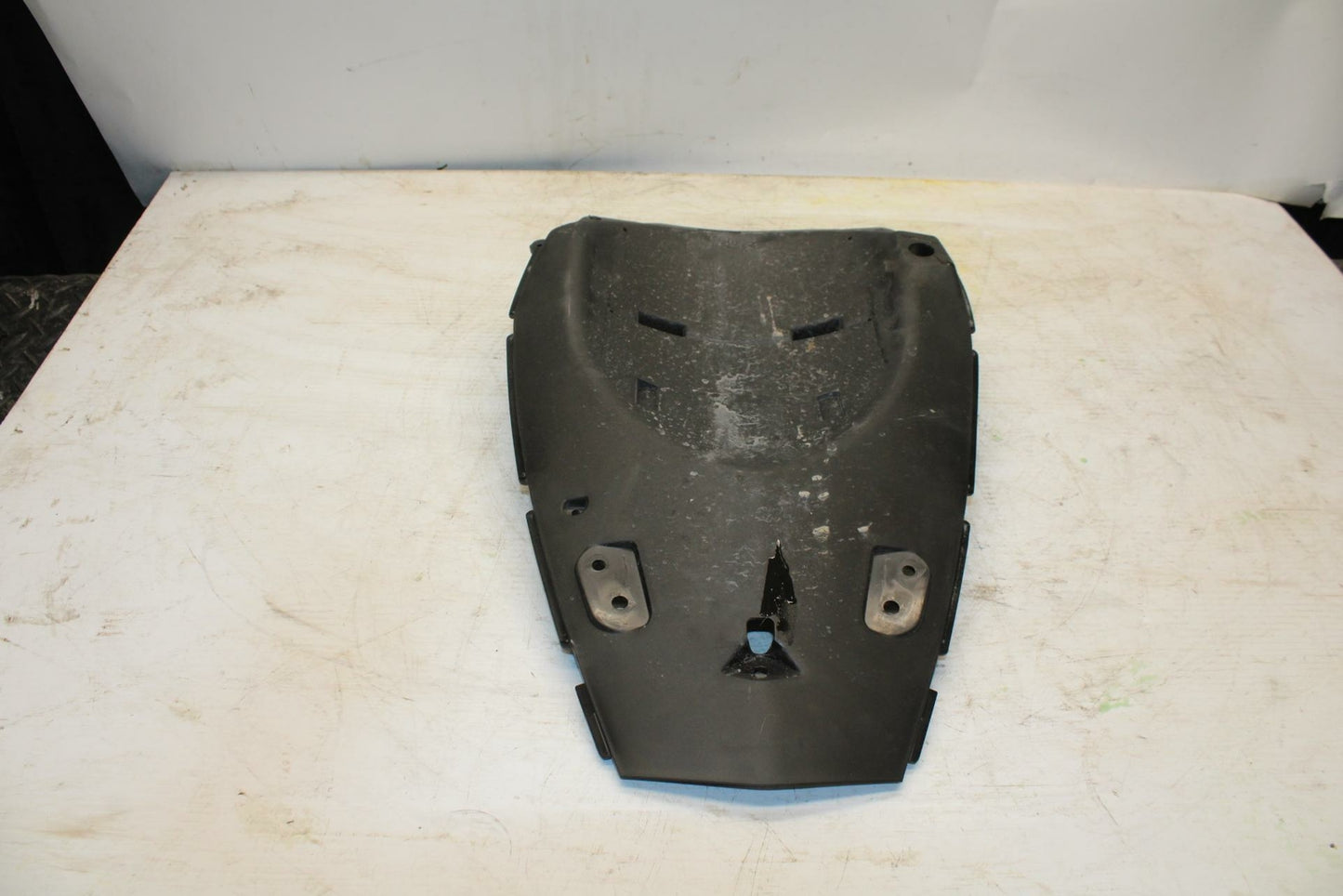 11-12 KAWASAKI NINJA 400 EX400 C REAR BACK TAIL UNDERTAIL TRAY PLASTIC BB358