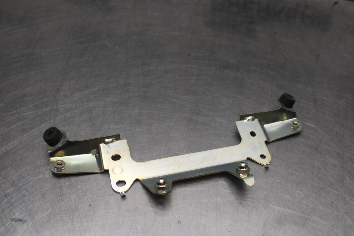 23-24 YAMAHA MT-07 REAR SEAT MOUNTING BRACKET MOUNT BB927