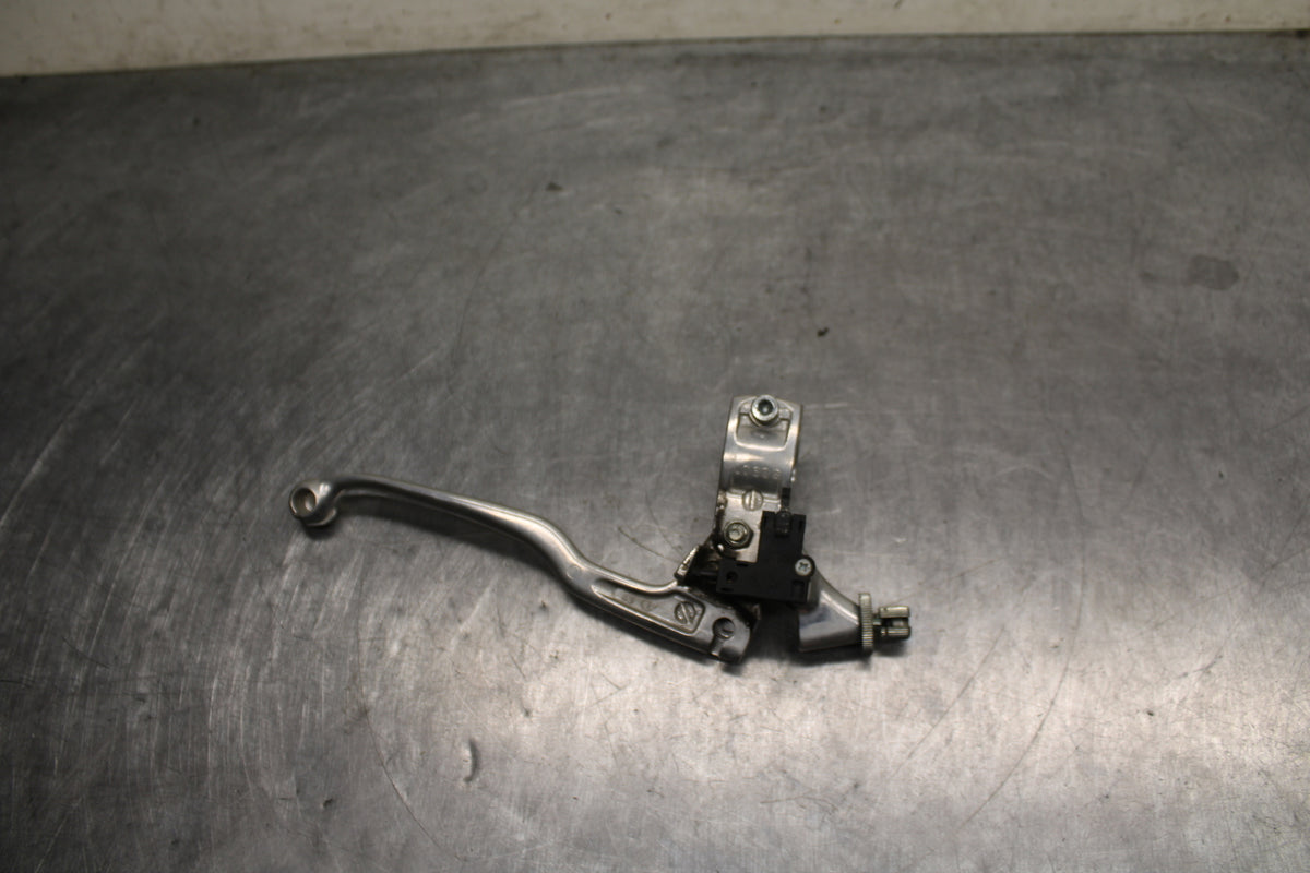 04 SUZUKI INTRUDER 800 CLUTCH PERCH MOUNT WITH LEVER BB758