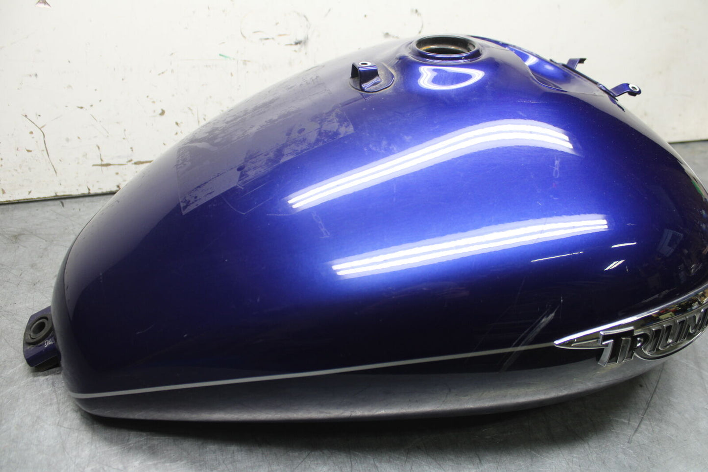14-16 TRIUMPH AMERICA LT GAS TANK FUEL PETROL RESERVOIR BB720