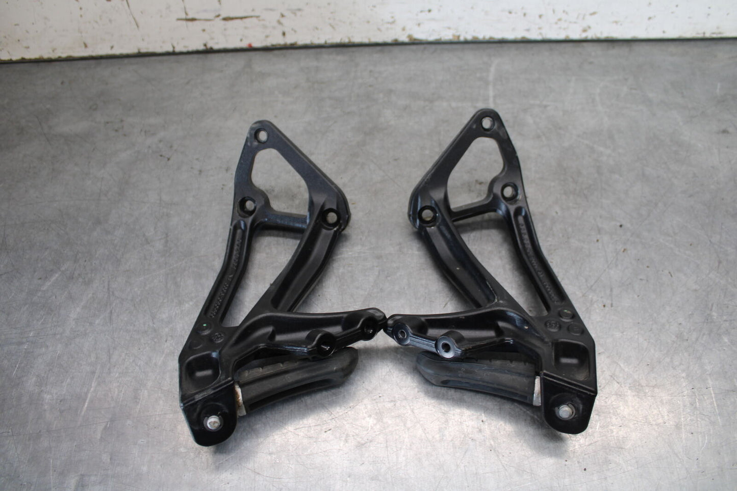 21-24 KTM 890 ADVENTURE R REAR BACK PASSENGER PEG SET PAIR BB723