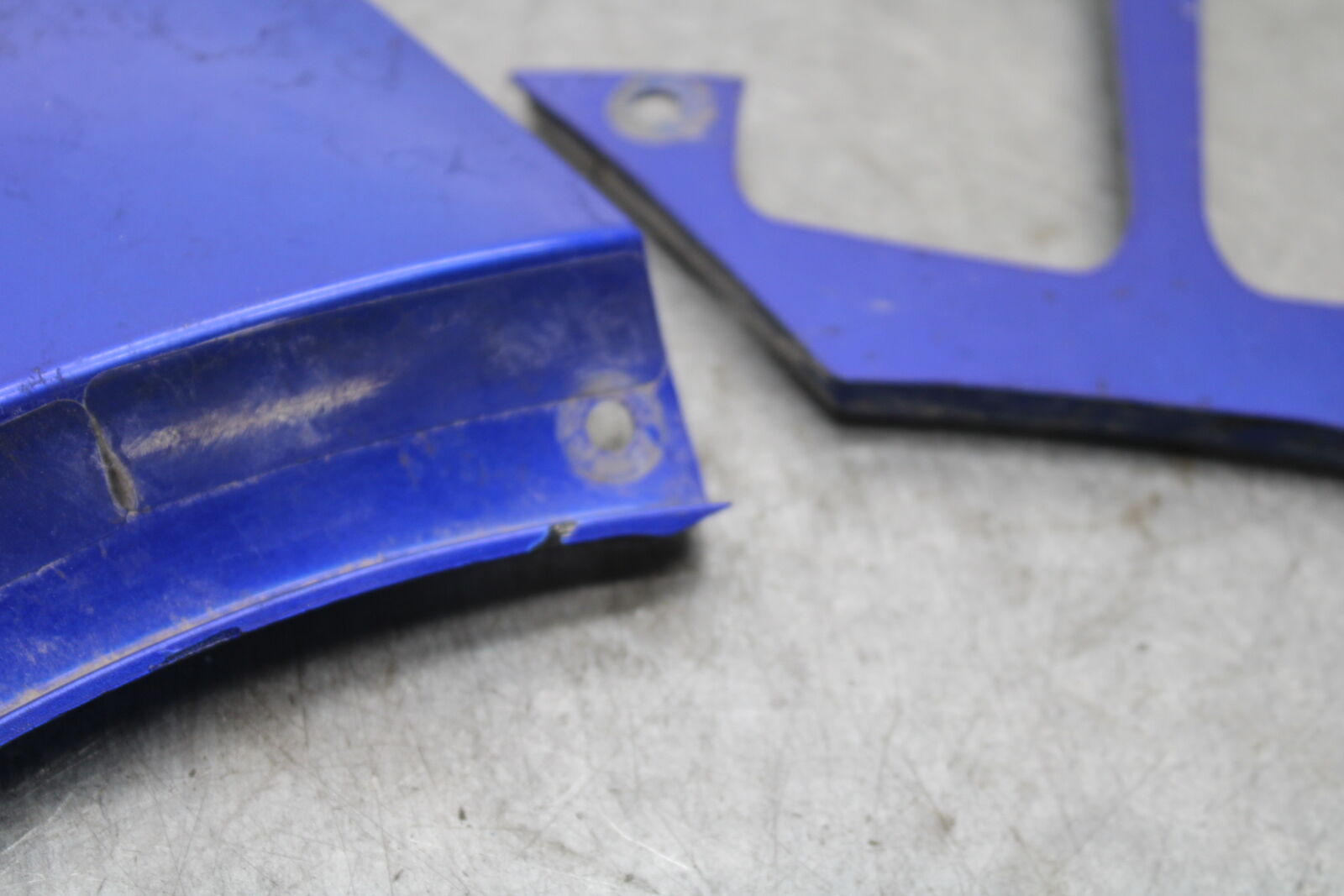 03-07 SUZUKI SV1000S CENTER REAR BACK TAIL FAIRING COVER TRIM COWL BB657