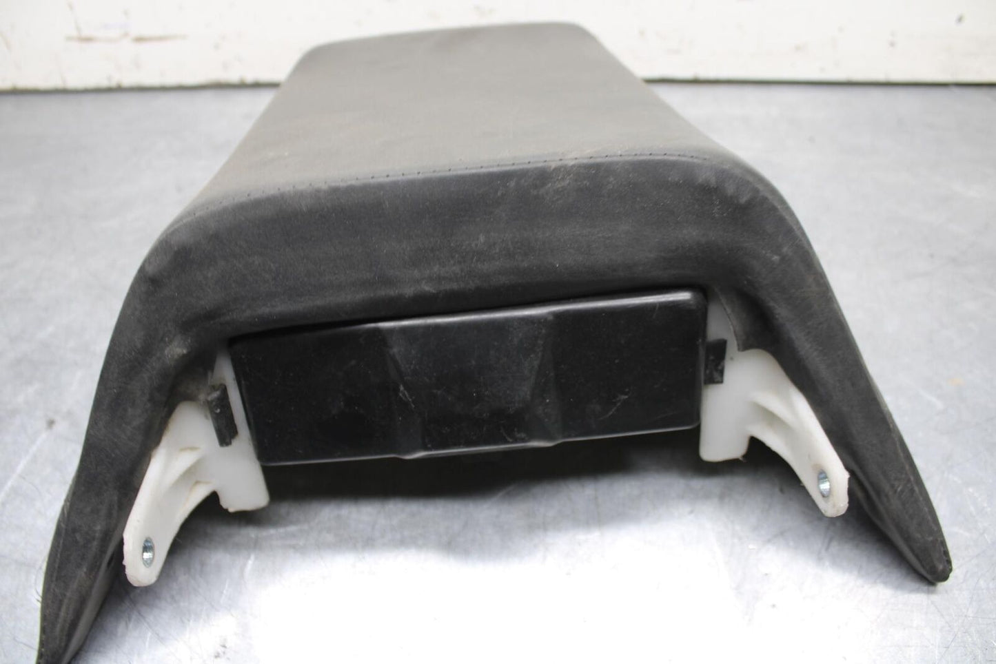 93-07 YAMAHA VMAX 1200 REAR BACK PASSENGER SEAT BB634