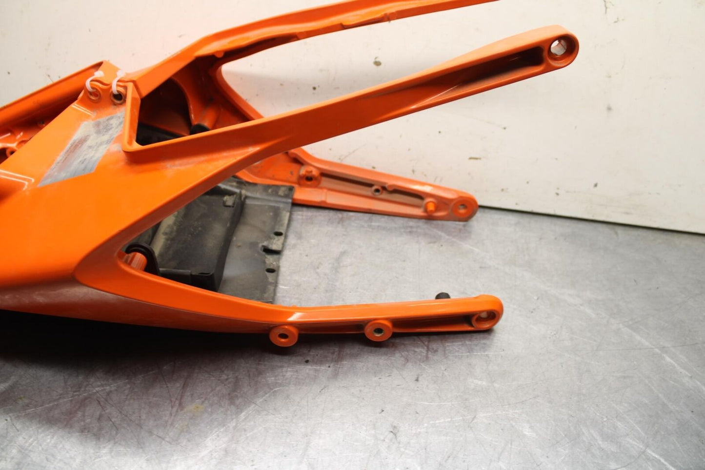 16-18 KTM 690 DUKE REAR SUBFRAME BACK SUB FRAME BB631