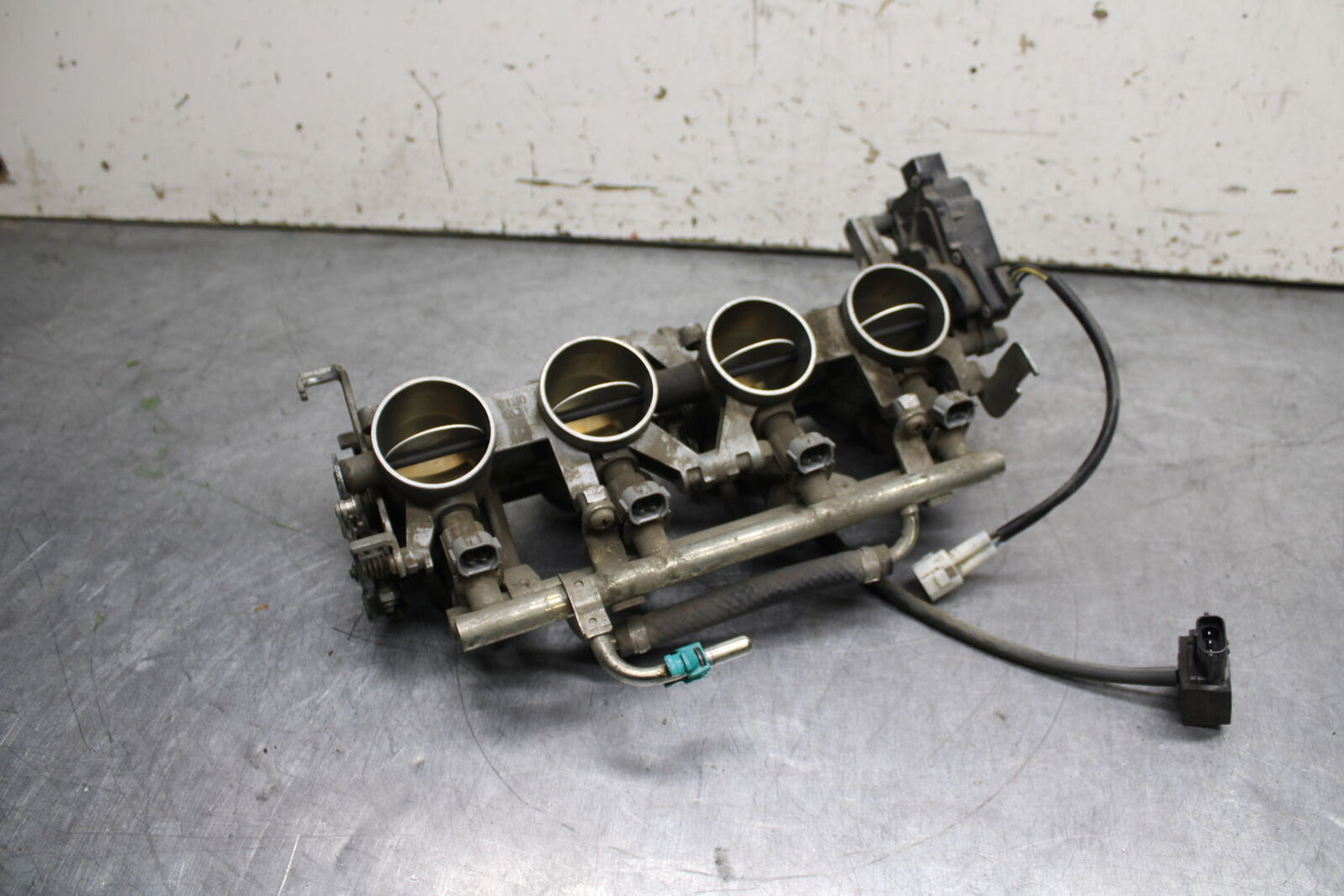06-07 SUZUKI GSXR 600 MAIN FUEL INJECTORS / THROTTLE BODIES BB737