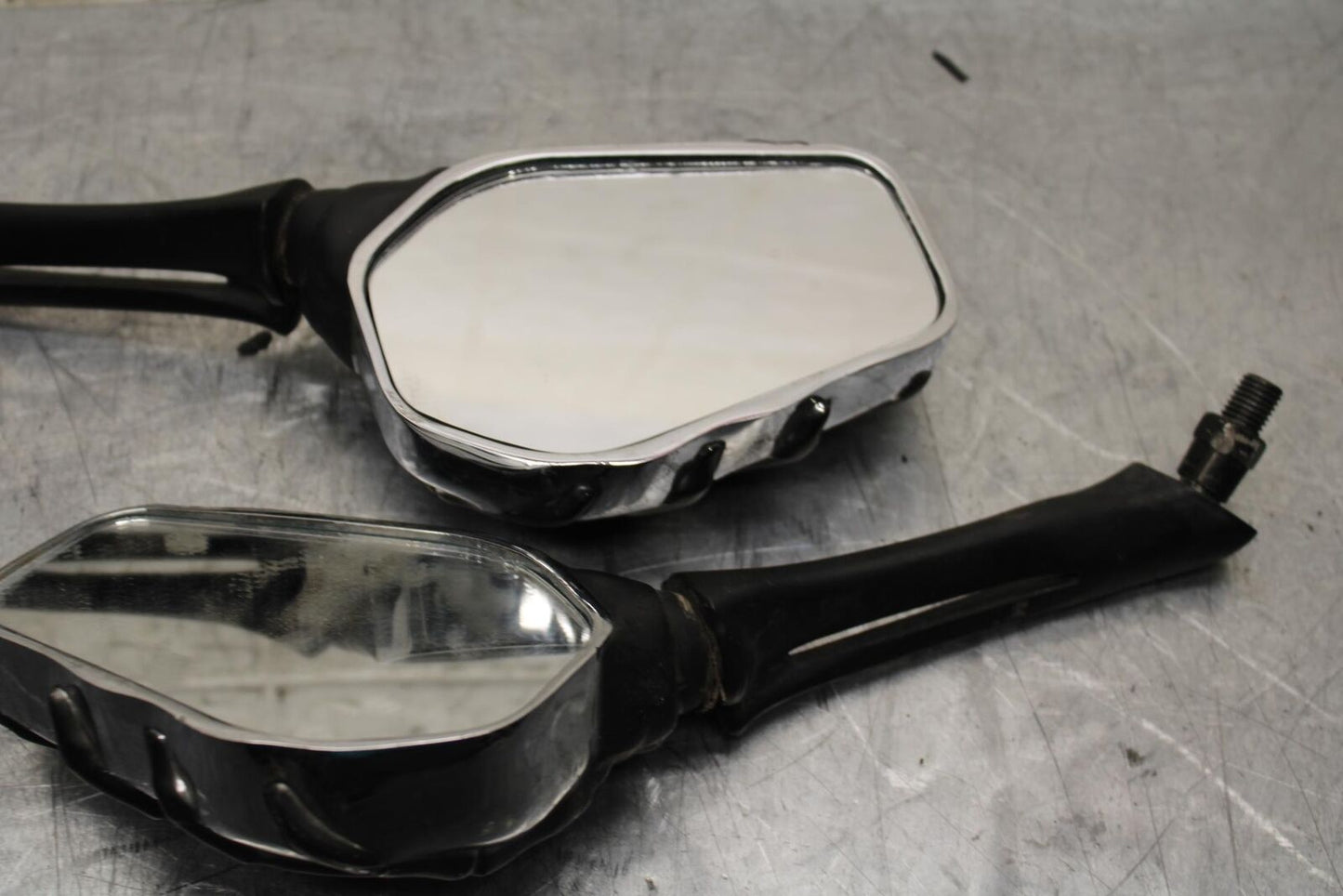 2004 Suzuki Intruder 1500 VL1500 MIRRORS REARVIEW LEFT RIGHT PAIR BB573