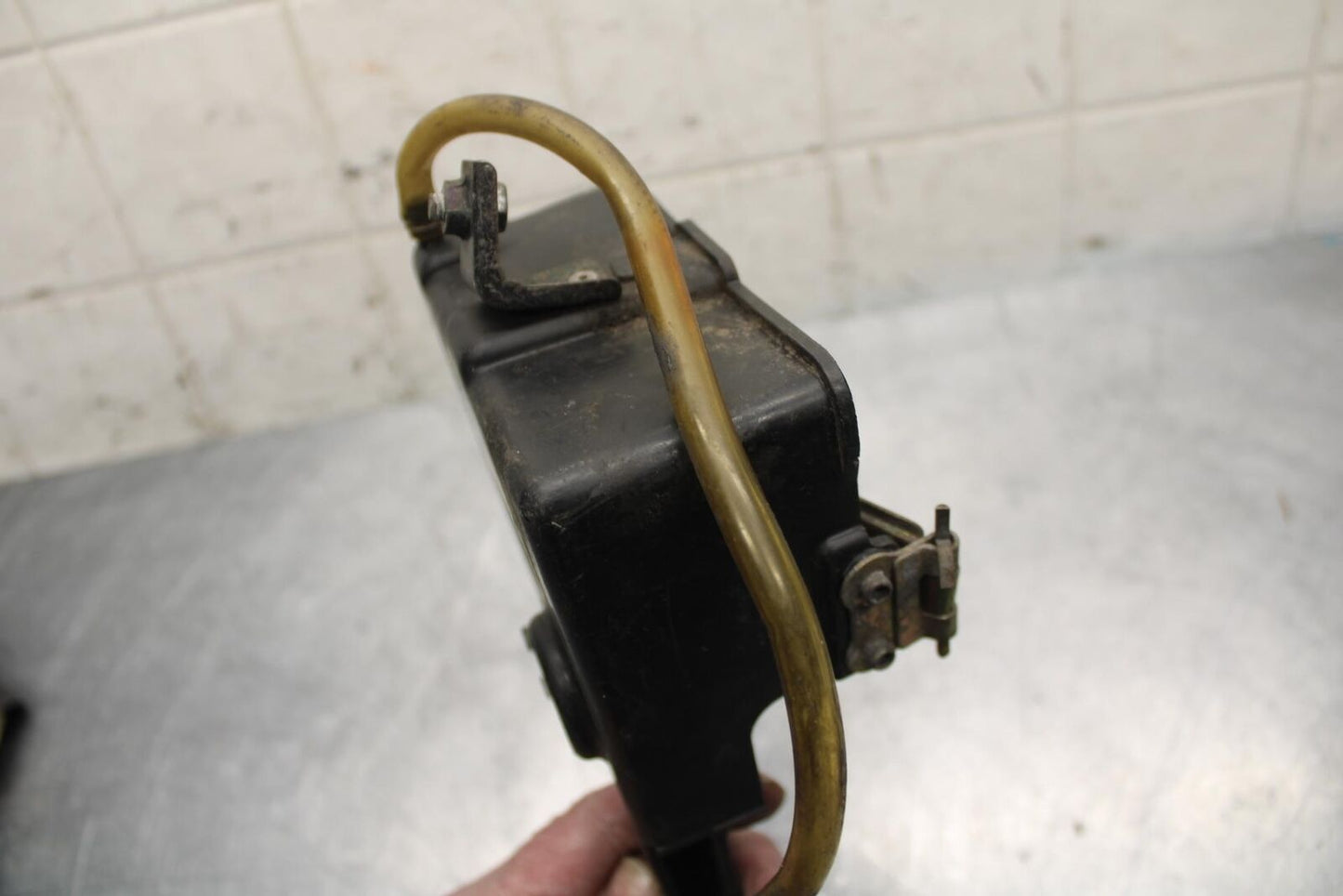 85-88 HONDA NS400R NC19 NSR400 NS400RG BATTERY BOX CLAMP STRAP BB32