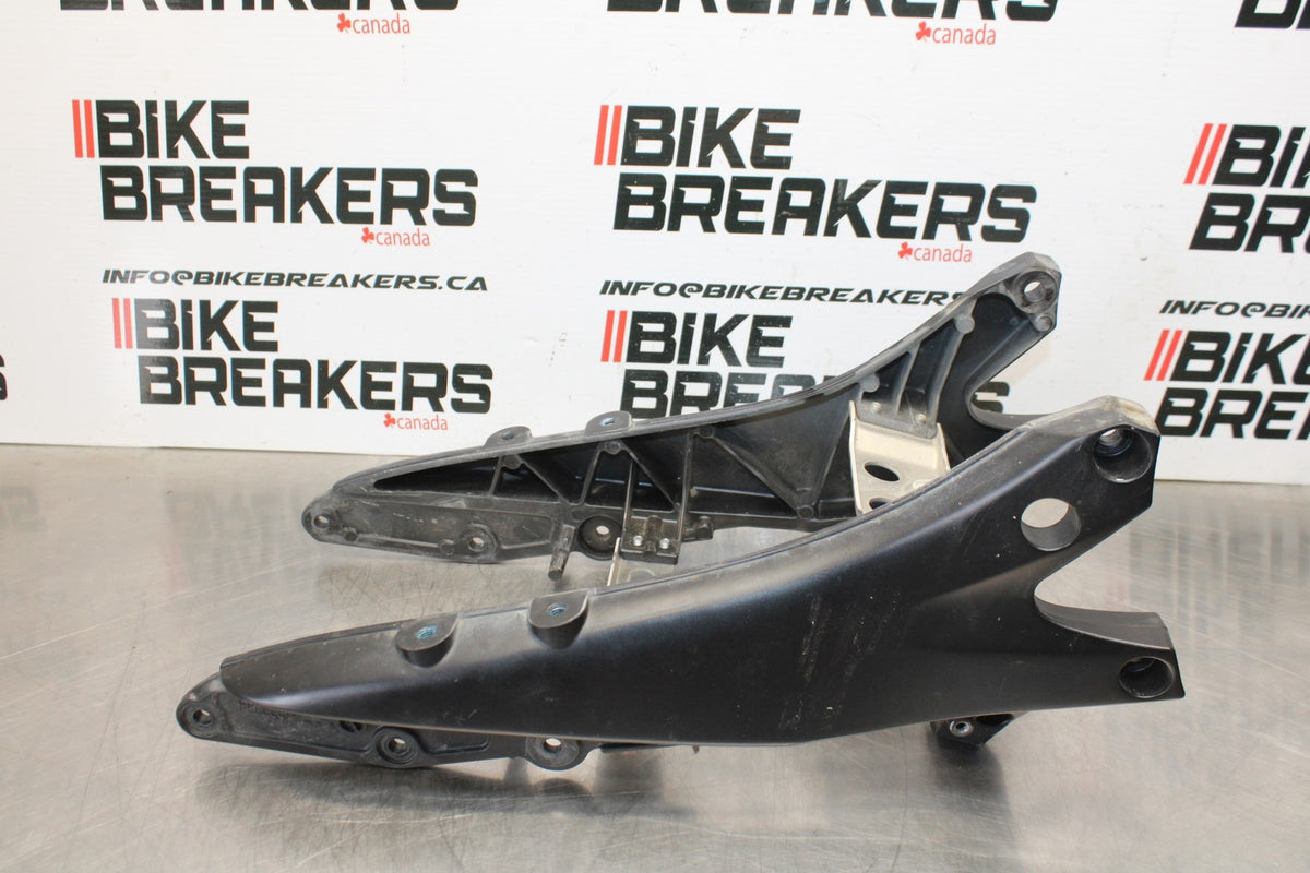 06-07 SUZUKI GSXR 600 FRONT SUBFRAME SUB FRAME BB178