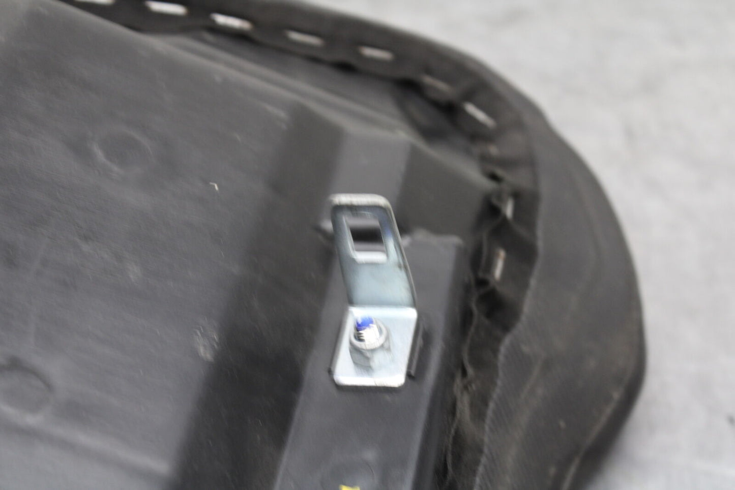 19-22 KAWASAKI Z400 FRONT DRIVERS SEAT PAD SADDLE PILLION BB738