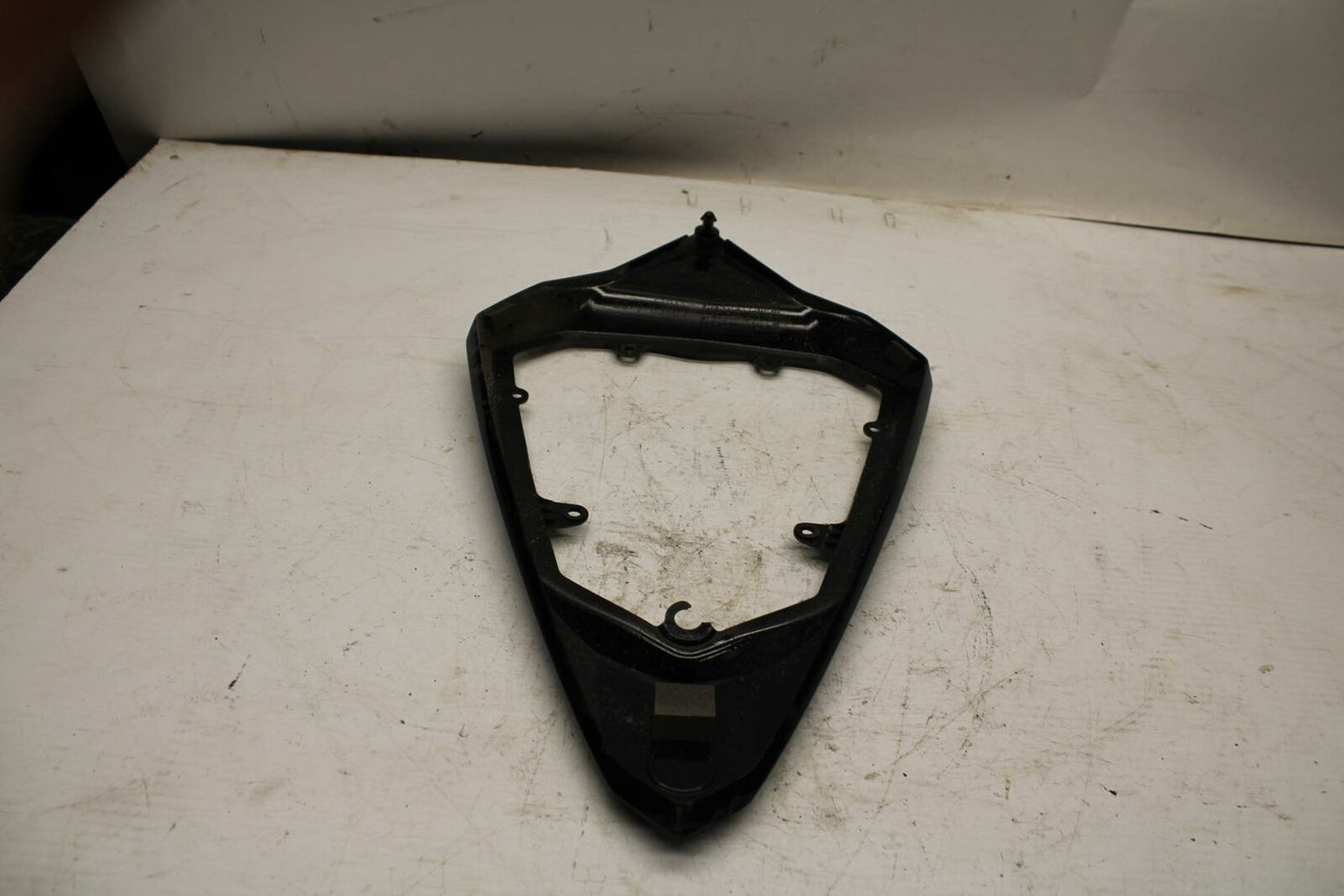 08-17 YAMAHA YZF R6 REAR BACK TAIL FAIRING COWL SHROUD BB354