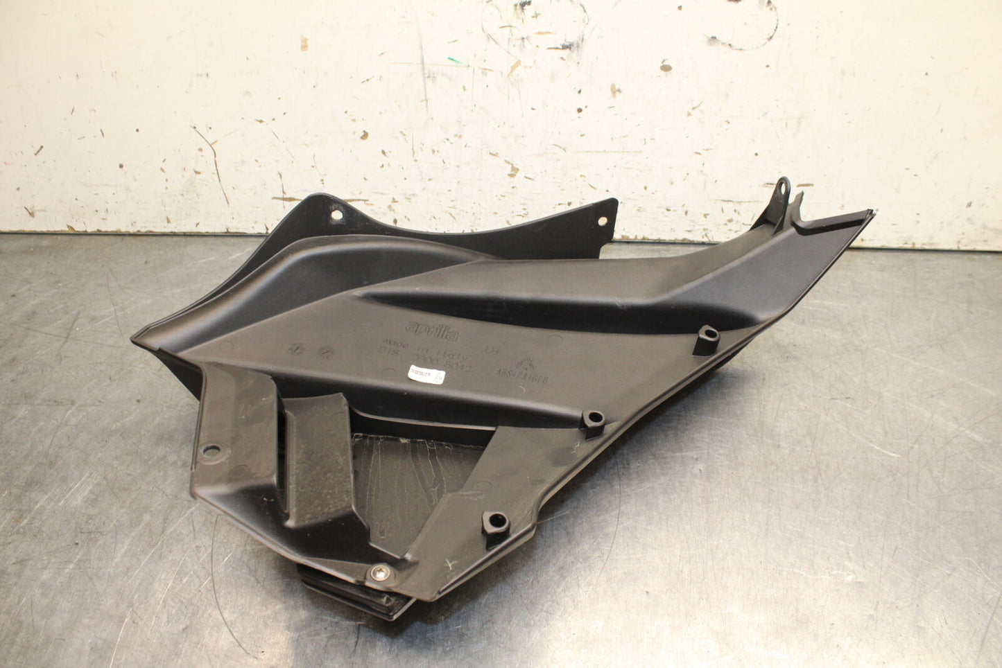21-24 APRILIA TUONO 660 FACTORY LEFT FRONT UPPER MID SIDE FAIRING PLASTIC BB733