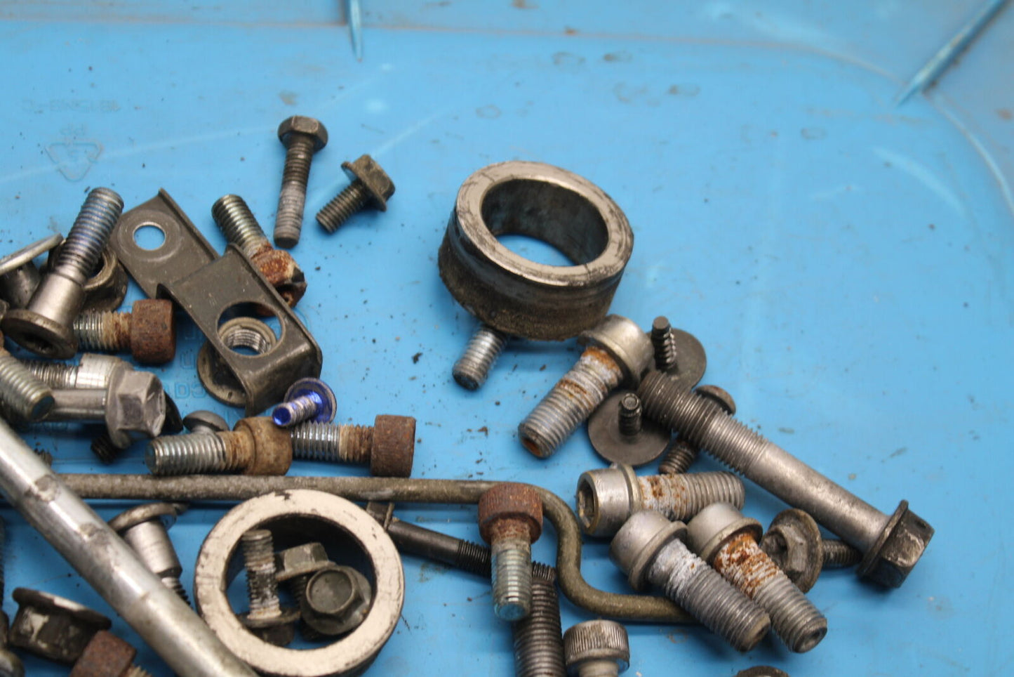 04-05 SUZUKI GSXR600 ENGINE MOUNTING BOLTS HARDWARE MOTOR SCREWS BB658