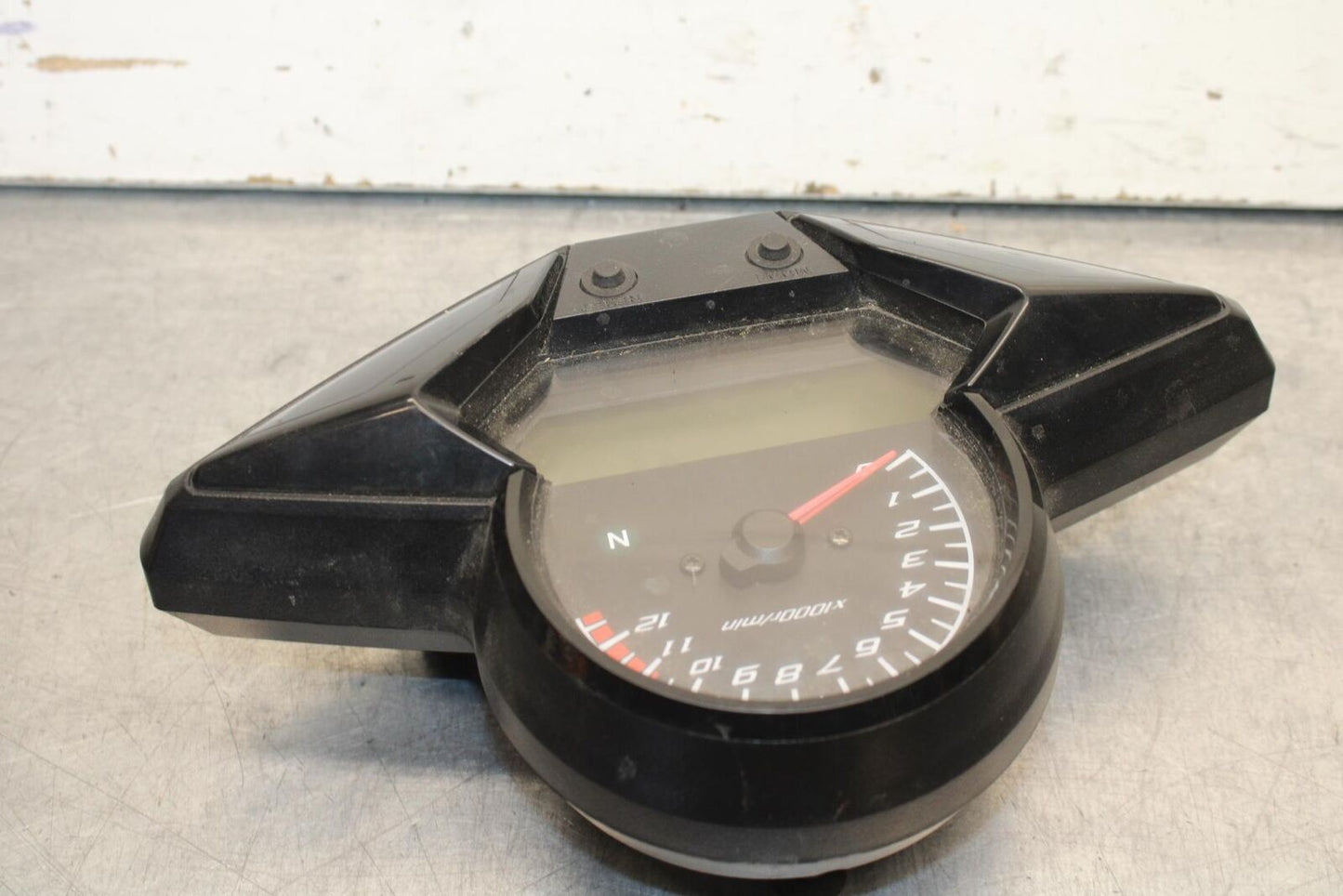 11-19 HONDA CBR125R SPEEDO TACH GAUGES DISPLAY CLUSTER SPEEDOMETER BB105