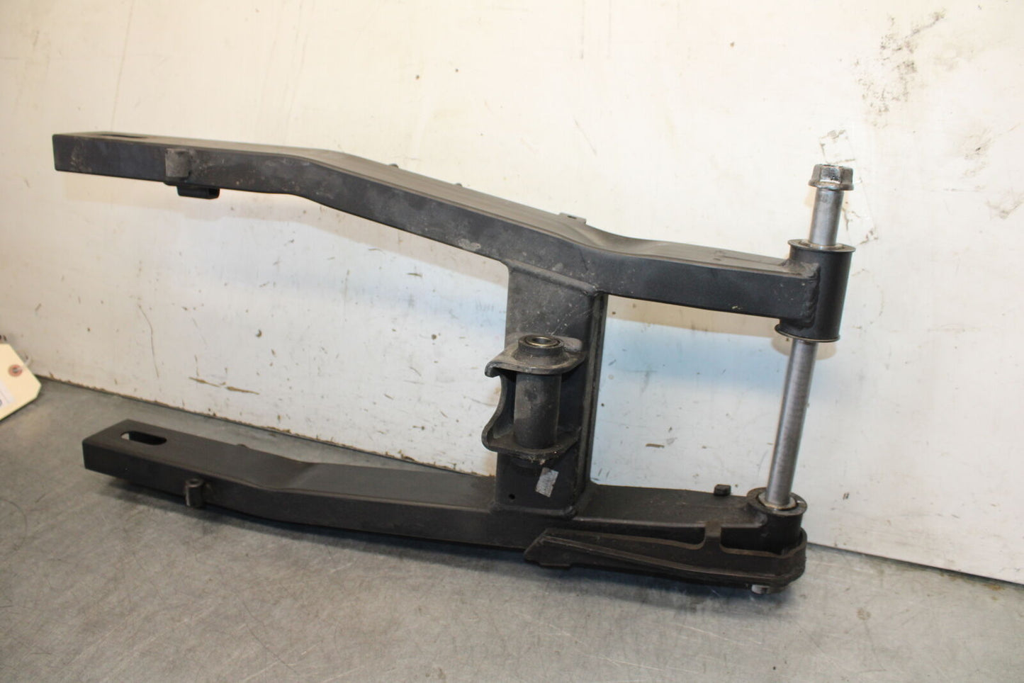 18-23 KAWASAKI NINJA 400 REAR SWINGARM BACK SUSPENSION SWING ARM BB679