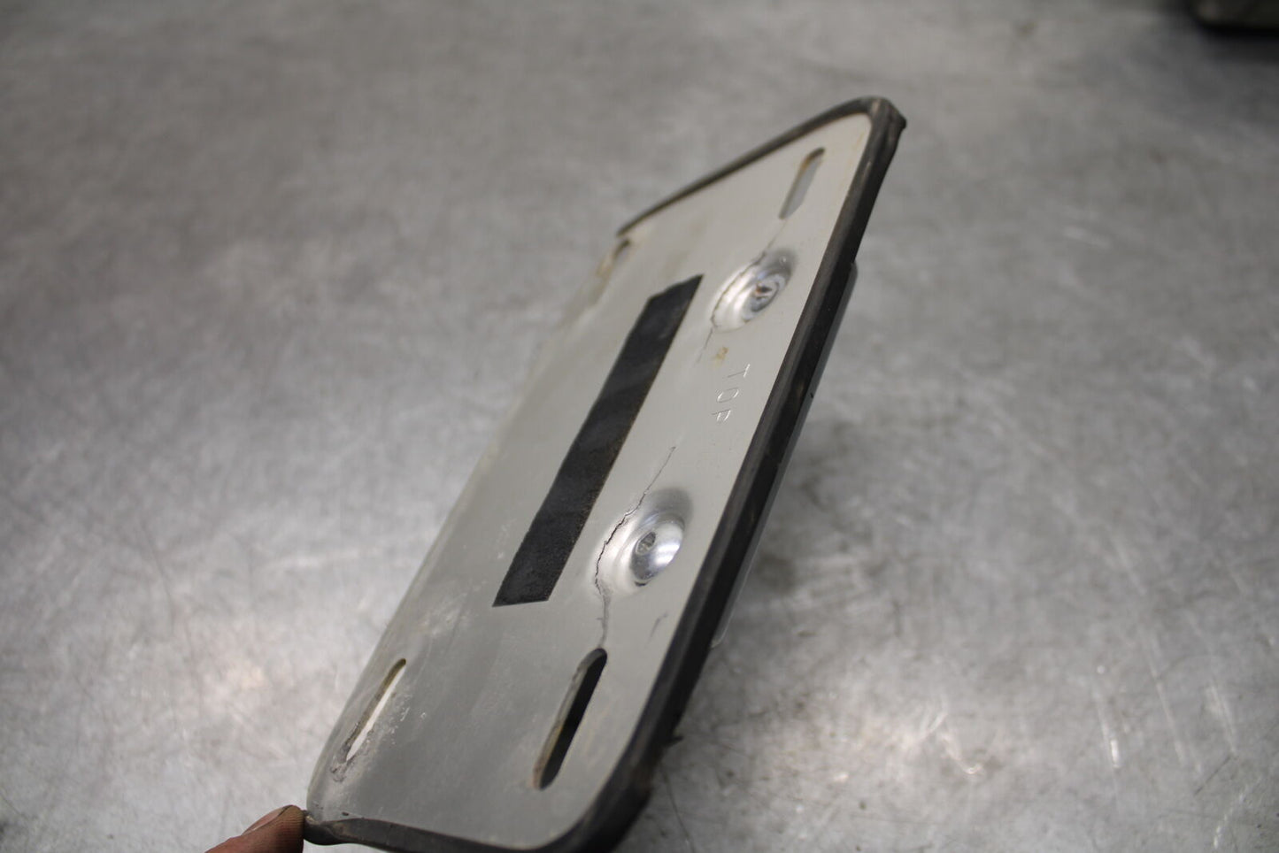 05-09 SUZUKI BOULEVARD C90 LICENSE PLATE LIGHT BB692