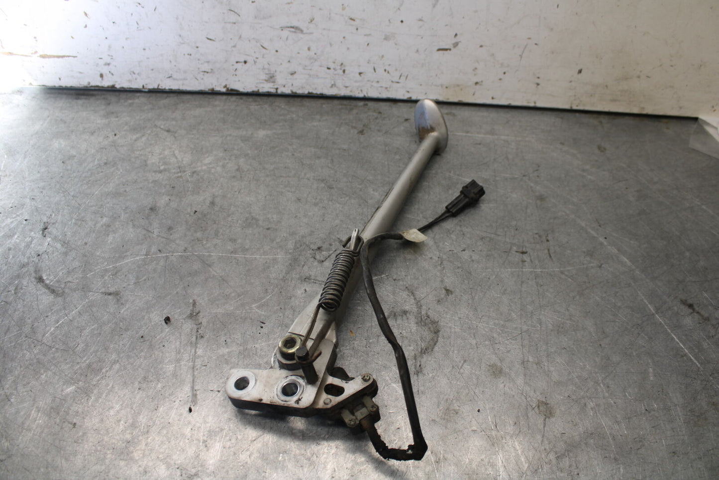 07-08 TRIUMPH DAYTONA 675 KICKSTAND SIDE KICK STAND T2082011 T2082013 BB685