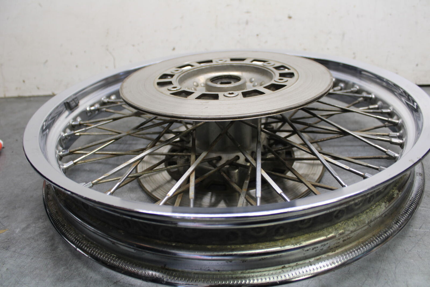 85-86 SUZUKI MADURA 1200 FRONT WEHHEL FRONT RIM BB691