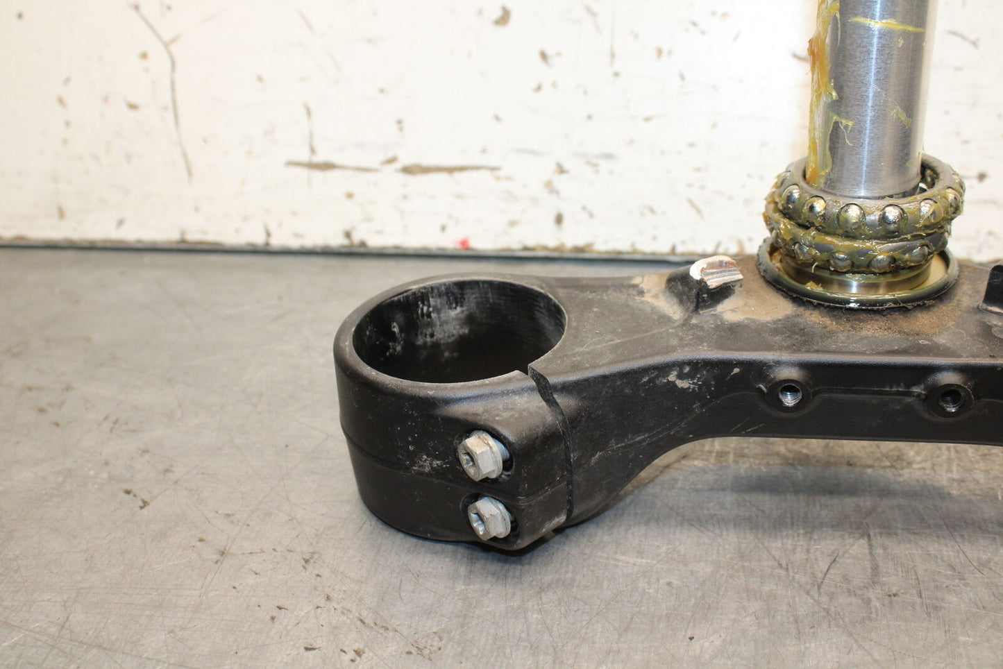 21-24 KTM 890 ADVENTURE R FRONT FORKS CLAMP LOWER TRIPLE TREE STEM BB723