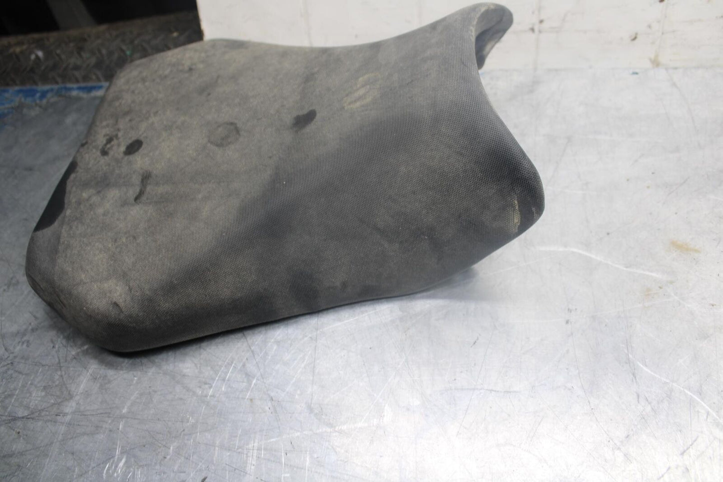 15-21 SUZUKI GSXR600 FRONT DRIVERS SEAT PAD SADDLE BB460