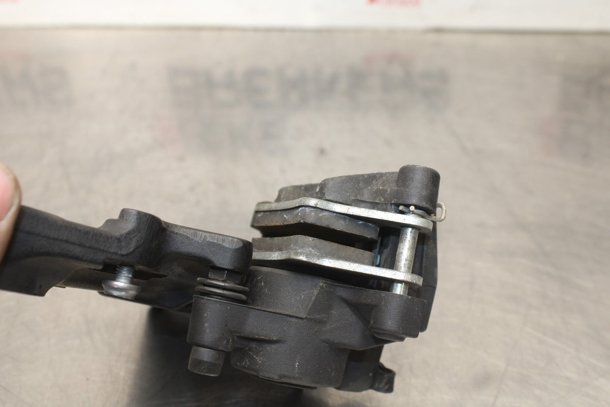 20-23 BMW F900R REAR BACK BRAKE CALIPER W MOUNT BRACKET BB923