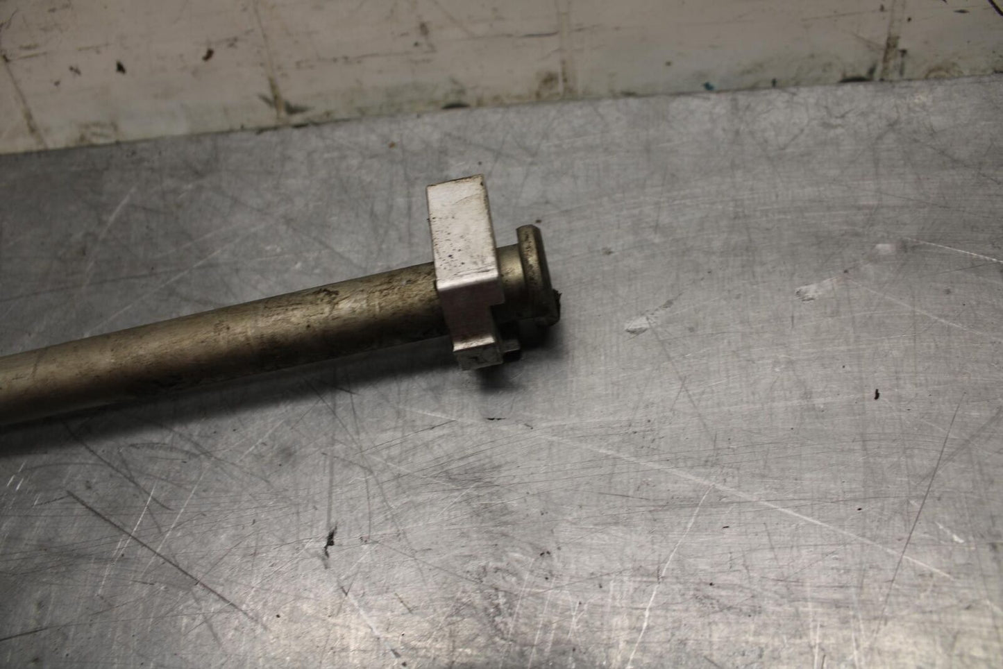 17-21 TRIUMPH STREET TRIPPLE R REAR AXLE BACK WHEEL RIM PIVOT BOLT AXEL bb452