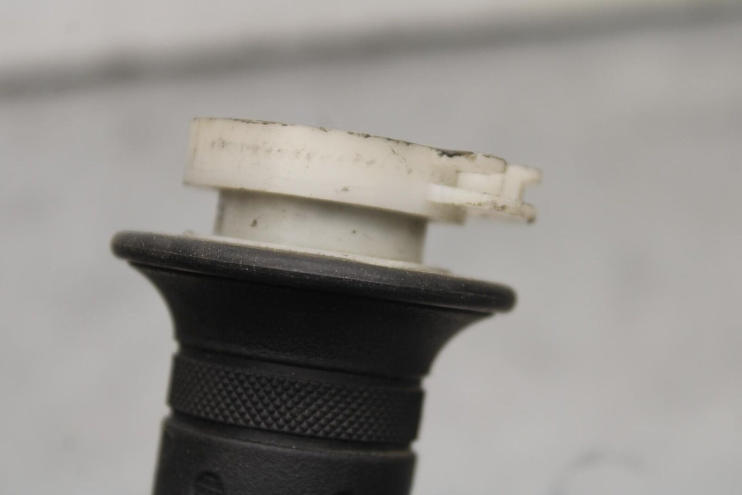 01-03 SUZUKI GSXR600 RIGHT THROTTLE GRIP BB639