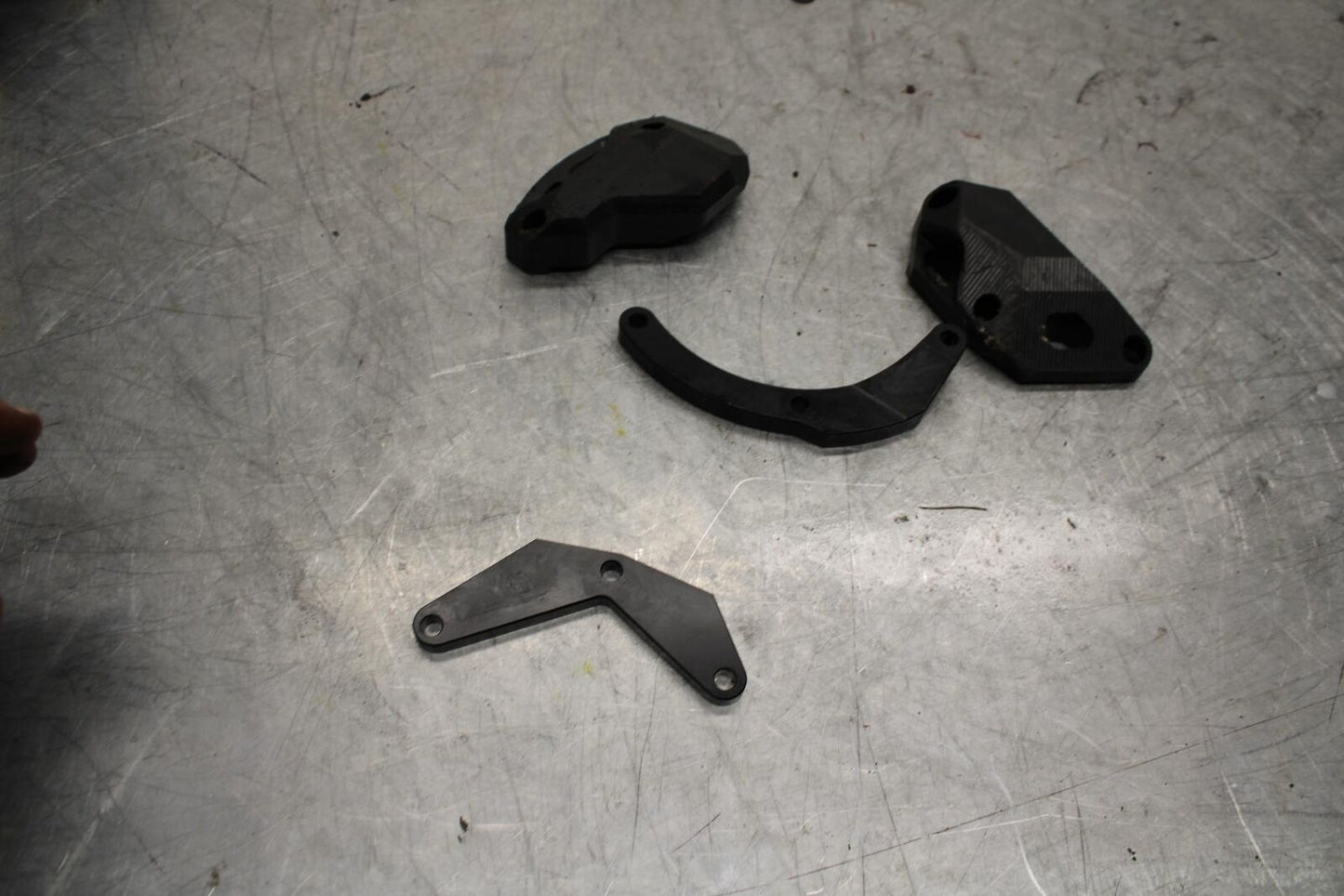 11-15 KAWASAKI ZX1000R ENGINE GAURD PROTECTOR BB445