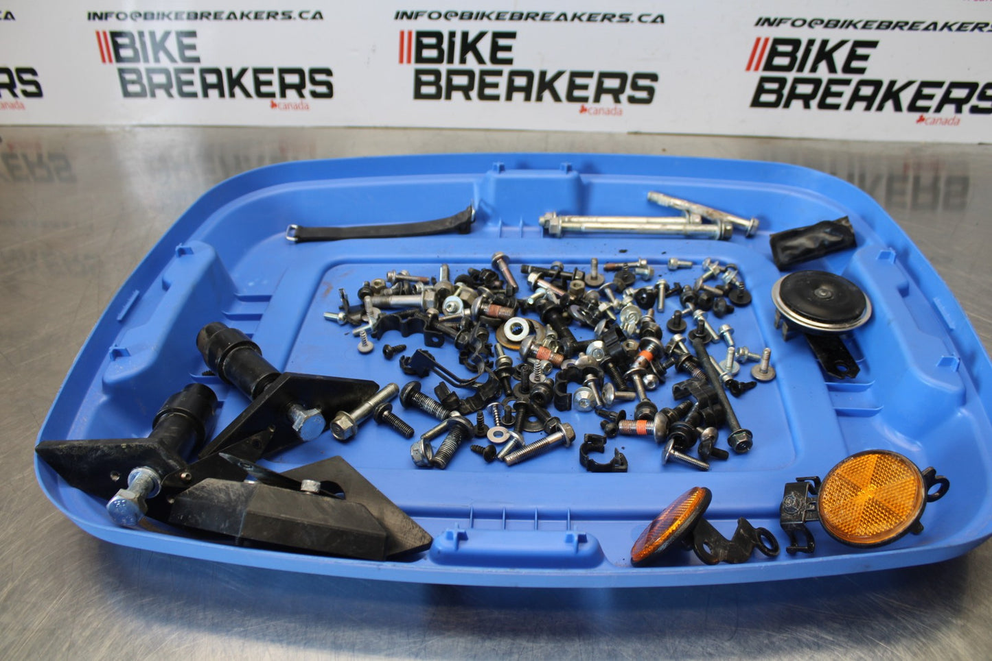22-25 YAMAHA YZF R7 MOUNTING BOLTS HARDWARE MOTOR SCREWS BB176