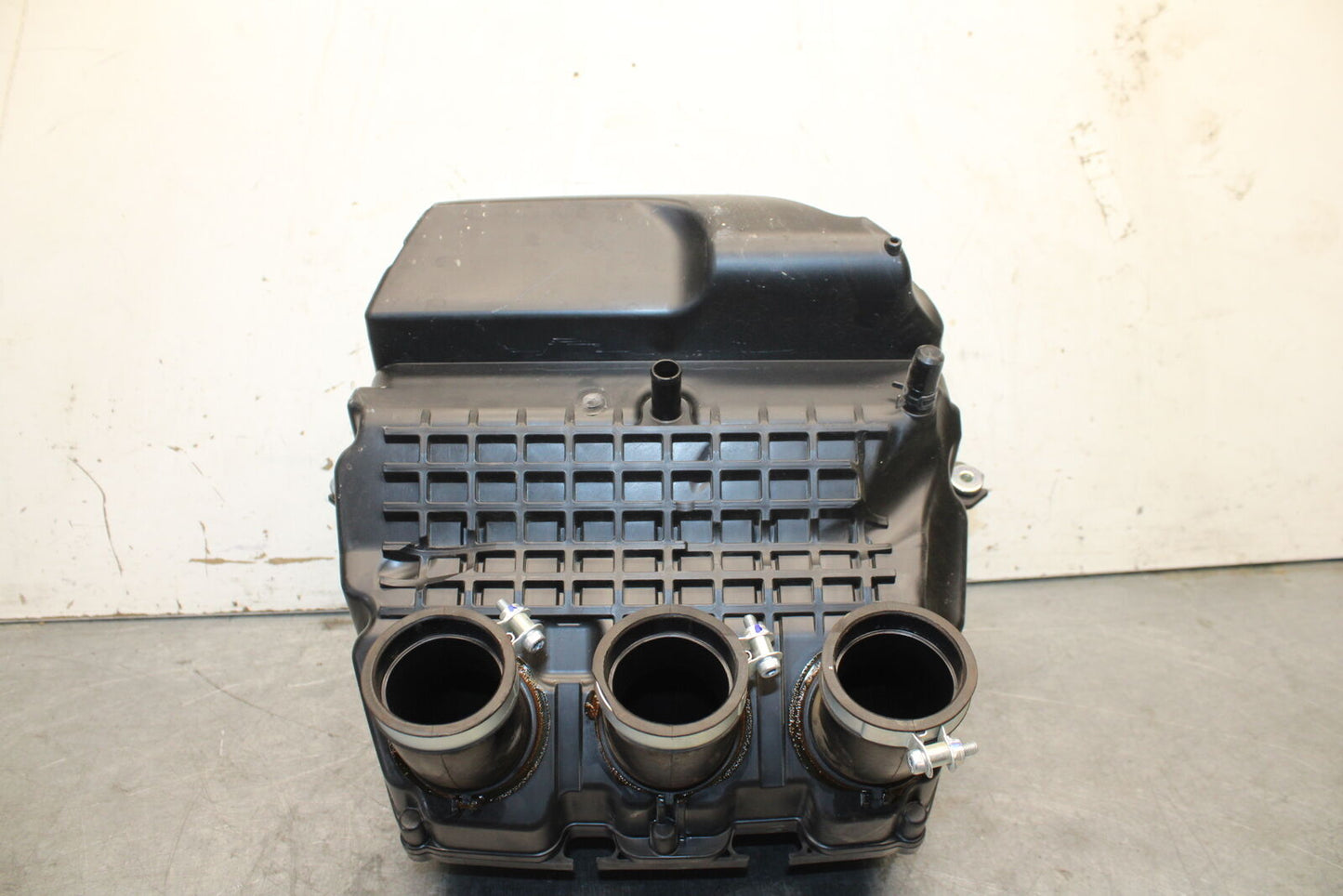 22-24 YAMAHA XSR900 AIRBOX AIR INTAKE FILTER BOX BB683