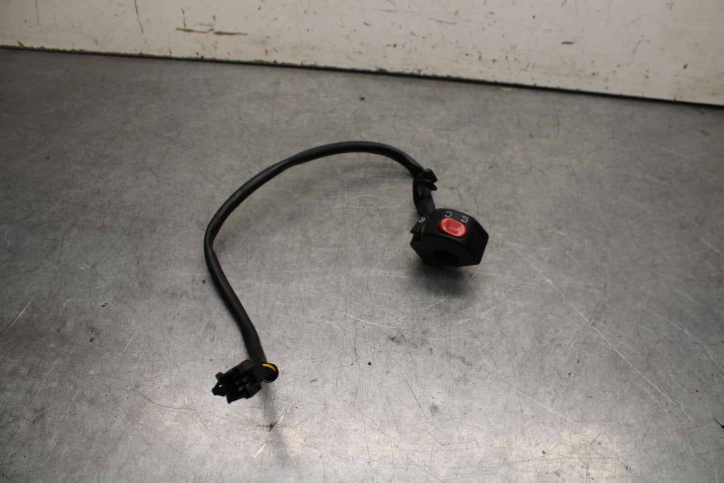 09-11 TRIUMPH DAYTONA 675 RIGHT CLIP ON HANDLE KILL OFF START SWITCH BB652