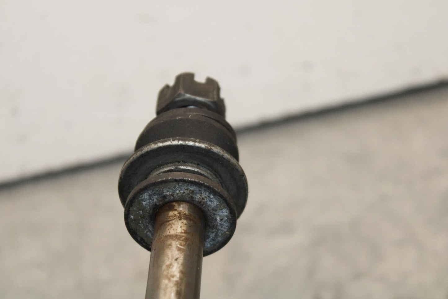 80-81 SUZUKI GS1000GL REAR AXLE BACK WHEEL RIM PIVOT BOLT AXEL BB103