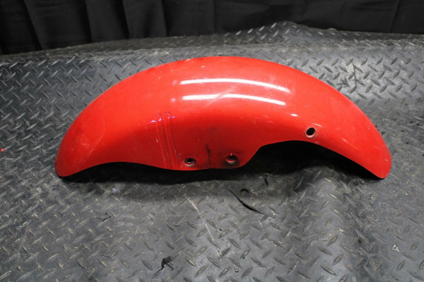 86 SUZUKI GS750ES RED FRONT WHEEL FENDER COWL BRACE BB233