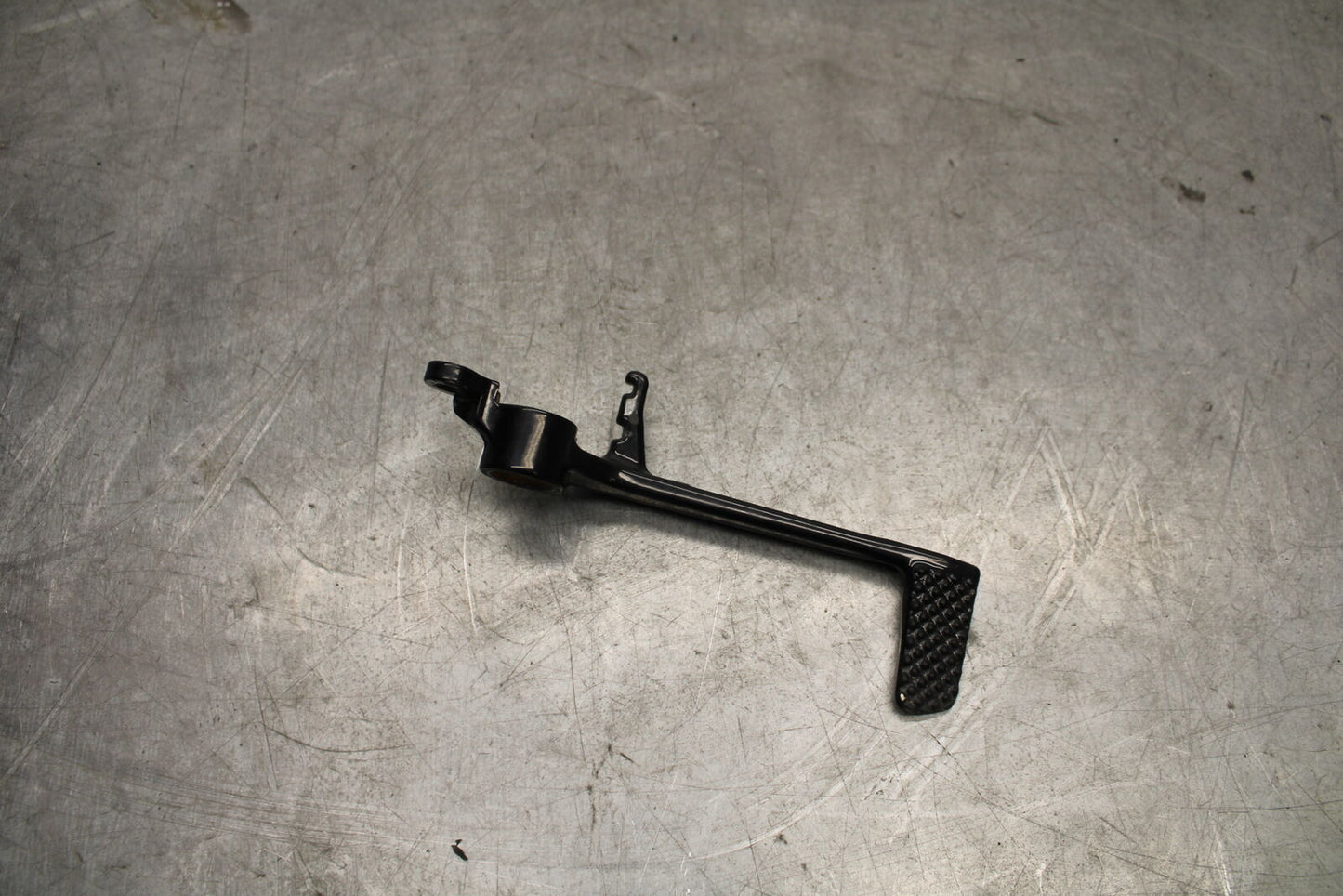 04-06 YAMAHA YZF R1 POWDER COATED RIGHT REARSET BRAKE FOOT PEDAL BB659