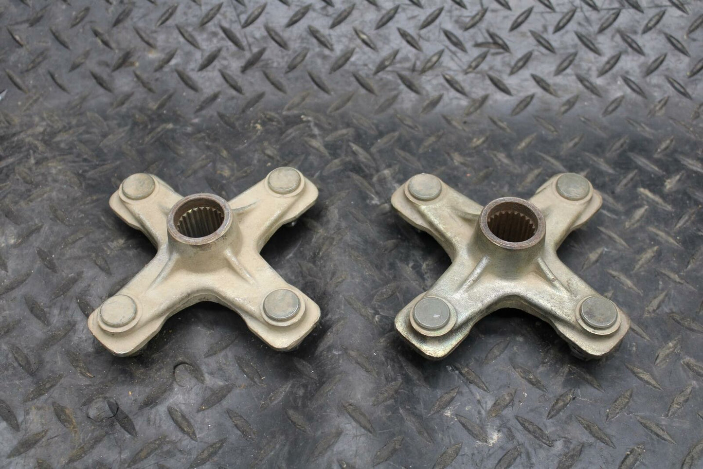02-06 YAMAHA BANSHEE 350 REAR BACK WHEEL RIGHT LEFT HUBS HUB SET BB214