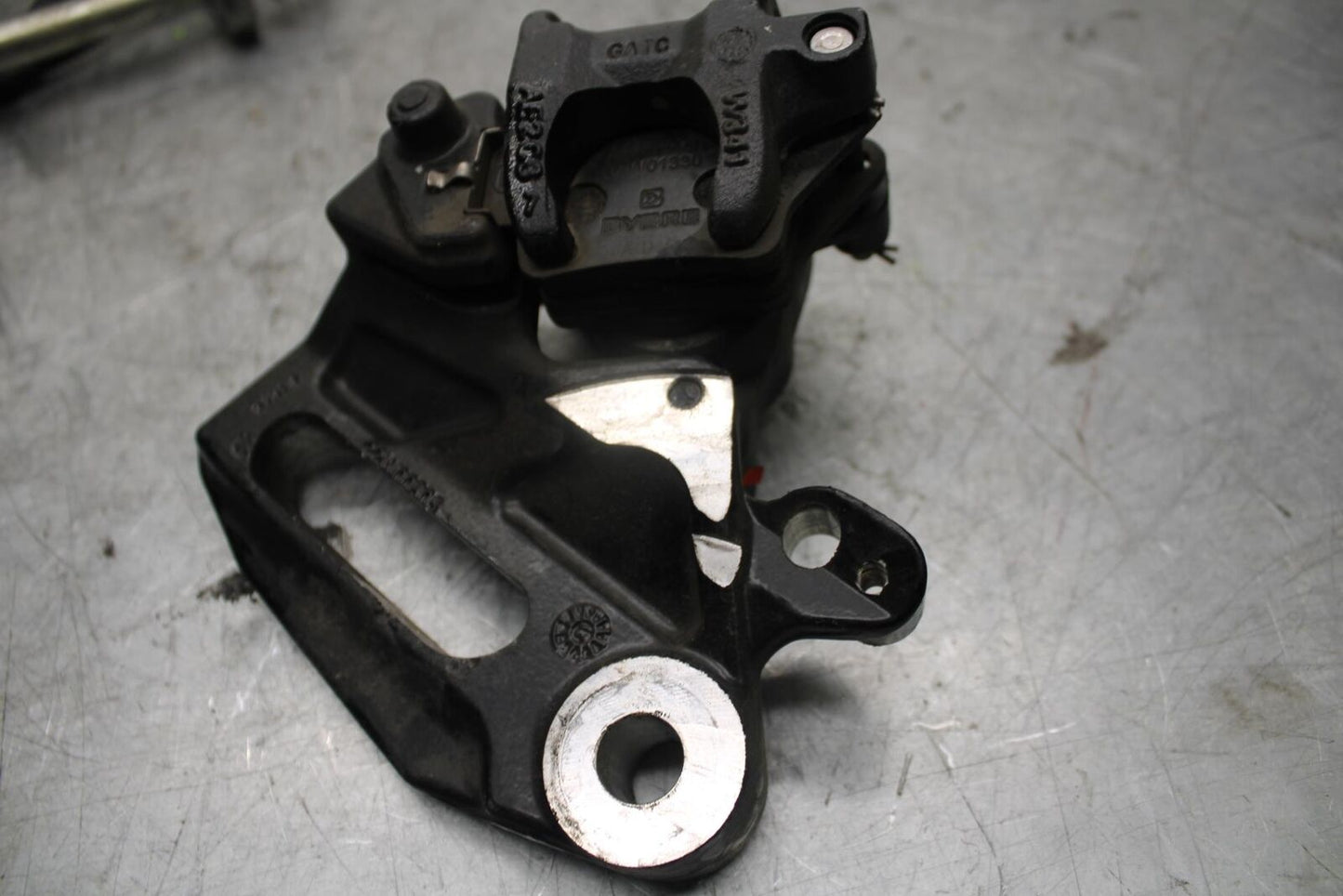 22-23 HUSQVARNA SVARTPILEN 401 REAR BACK BRAKE CALIPER W MOUNT BRACKET BB541