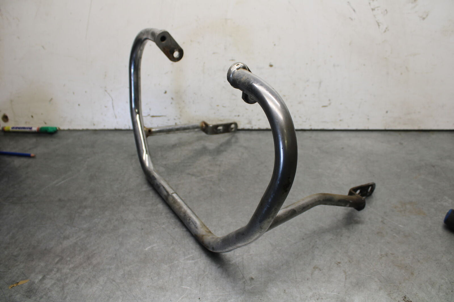 85-86 SUZUKI MADURA 1200 CRASH BAR BB691