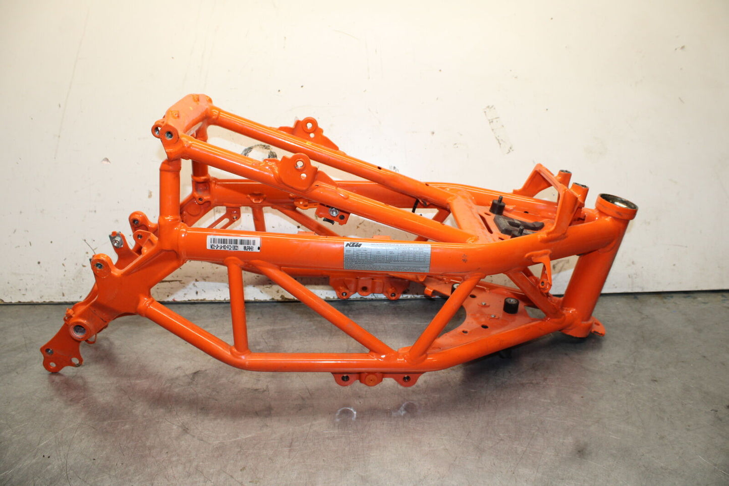 17-24 KTM 390 DUKE FRAME CHASSIS BB734