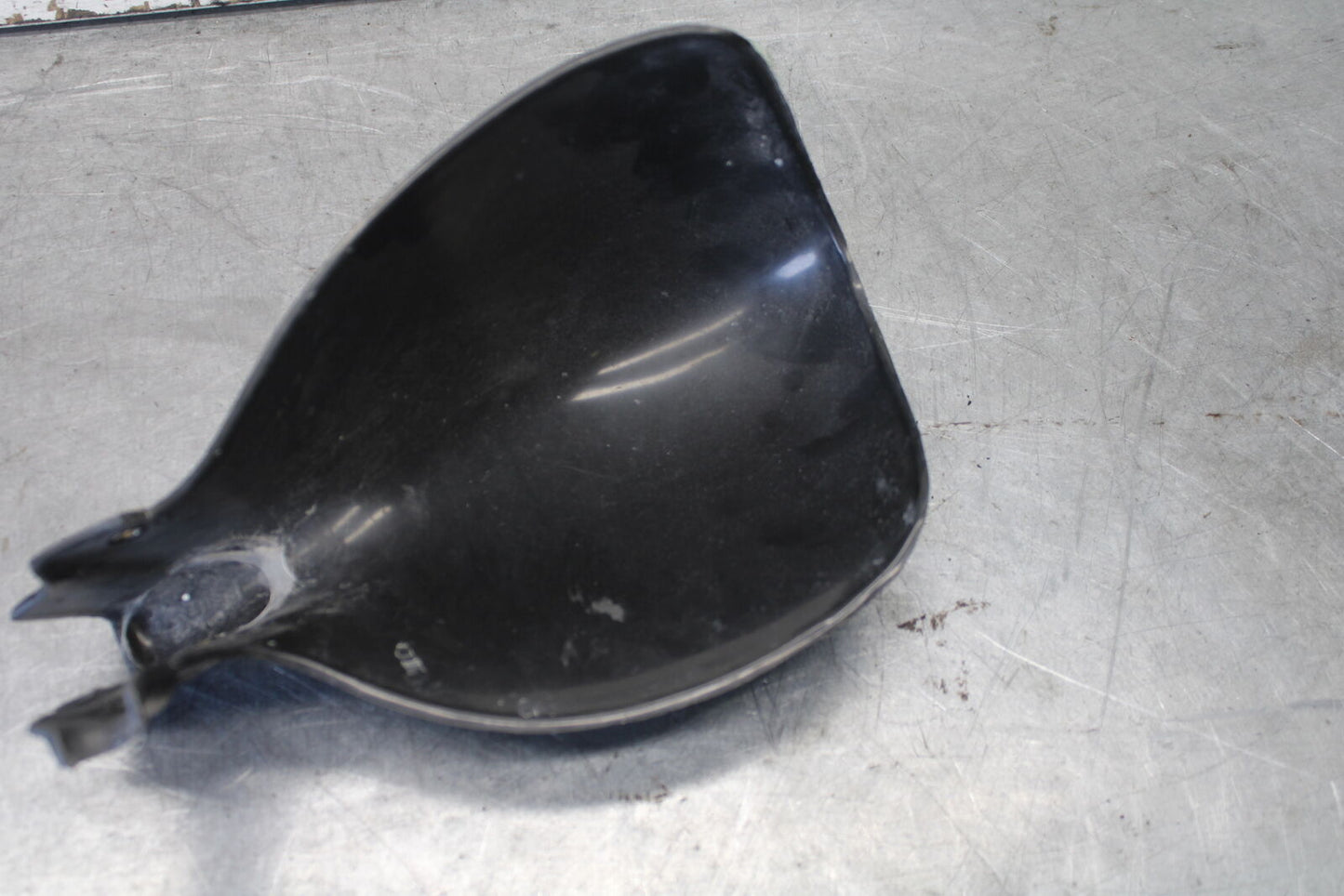 01-06 TRIUMPH TIGER 955I LEFT HANDLEBARS GUARD BB693