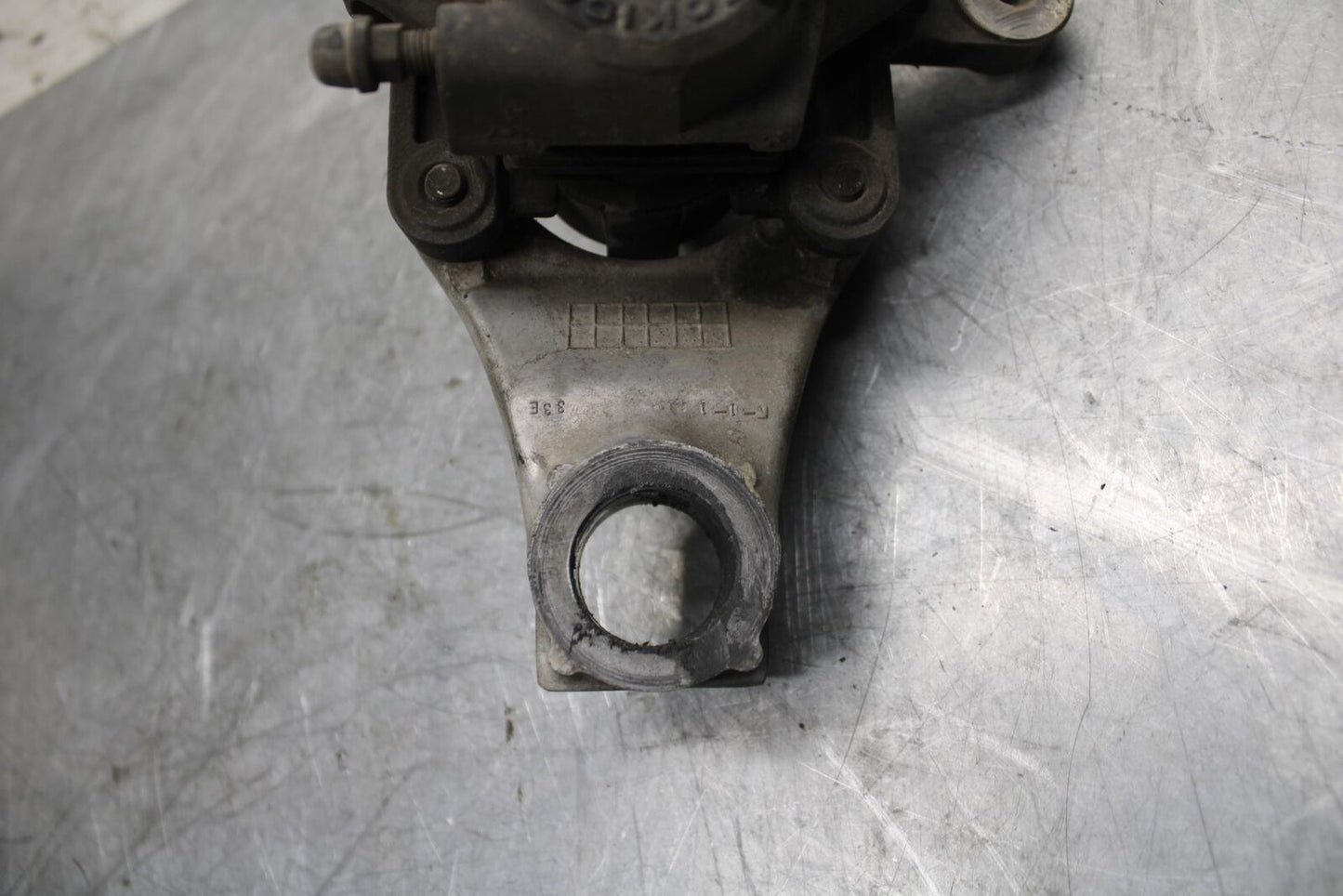 1998 Suzuki TL1000S REAR BACK BRAKE CALIPER W MOUNT BRACKET BB508