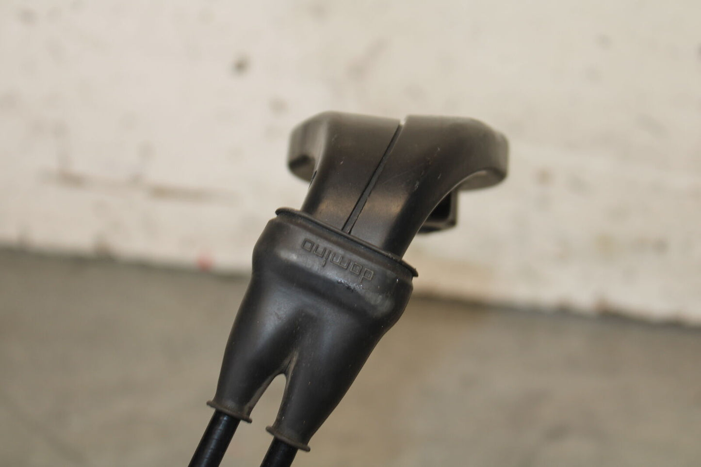 09-11 DUCATI 1198 DOMINO THROTTLE CABLE LINE HOUSING GUIDE BB705
