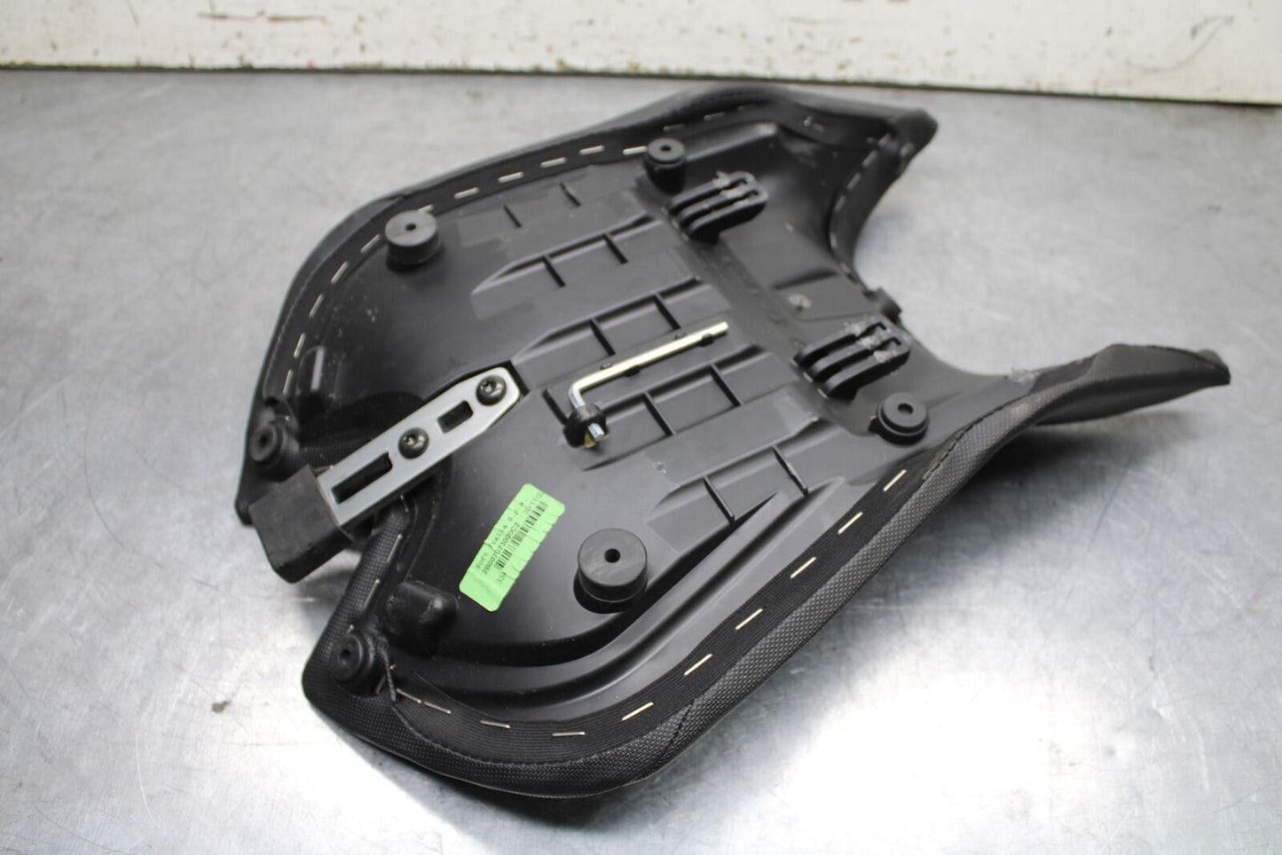 21-24 APRILIA TUONO 660 FACTORY FRONT DRIVERS SEAT PAD SADDLE PILLION BB733