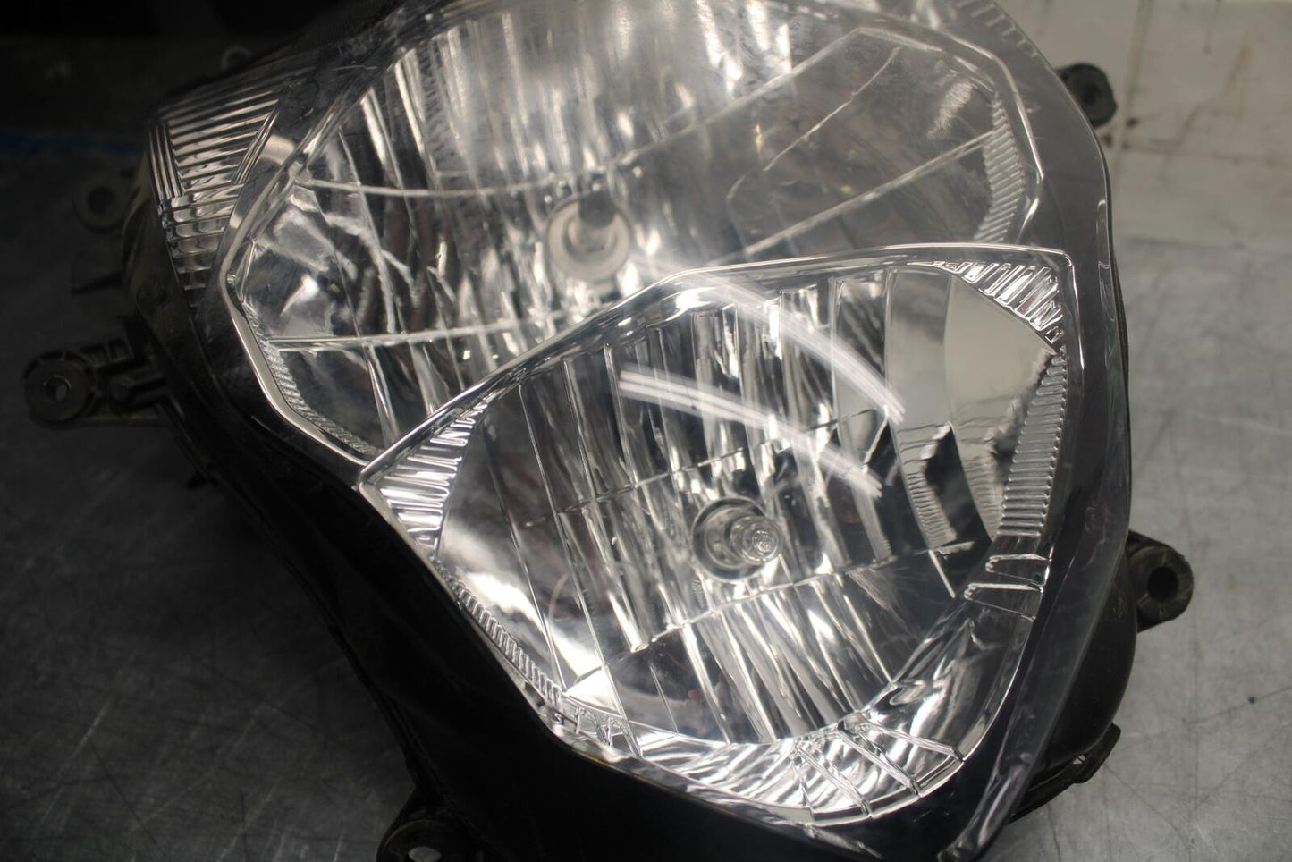 15-21 SUZUKI GSXR600 FRONT HEADLIGHT HEAD LIGHT LAMP BB460