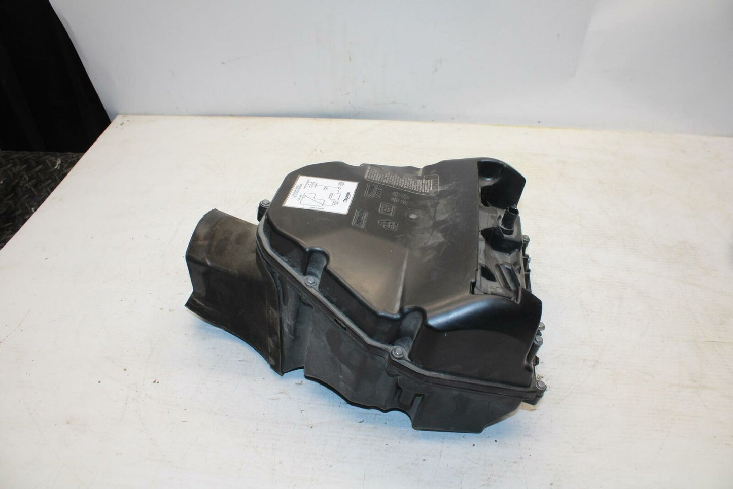 07-16 TRIUMPH STREET TRIPLE AIRBOX AIR INTAKE FILTER BOX BB361