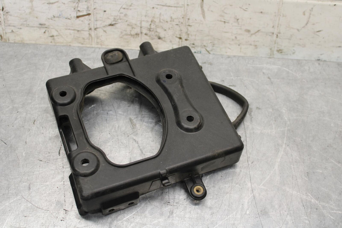 2005 Ducati Monster S2R REAR BACK TAIL UNDERTAIL BATTERY TRAY PLASTIC BB557