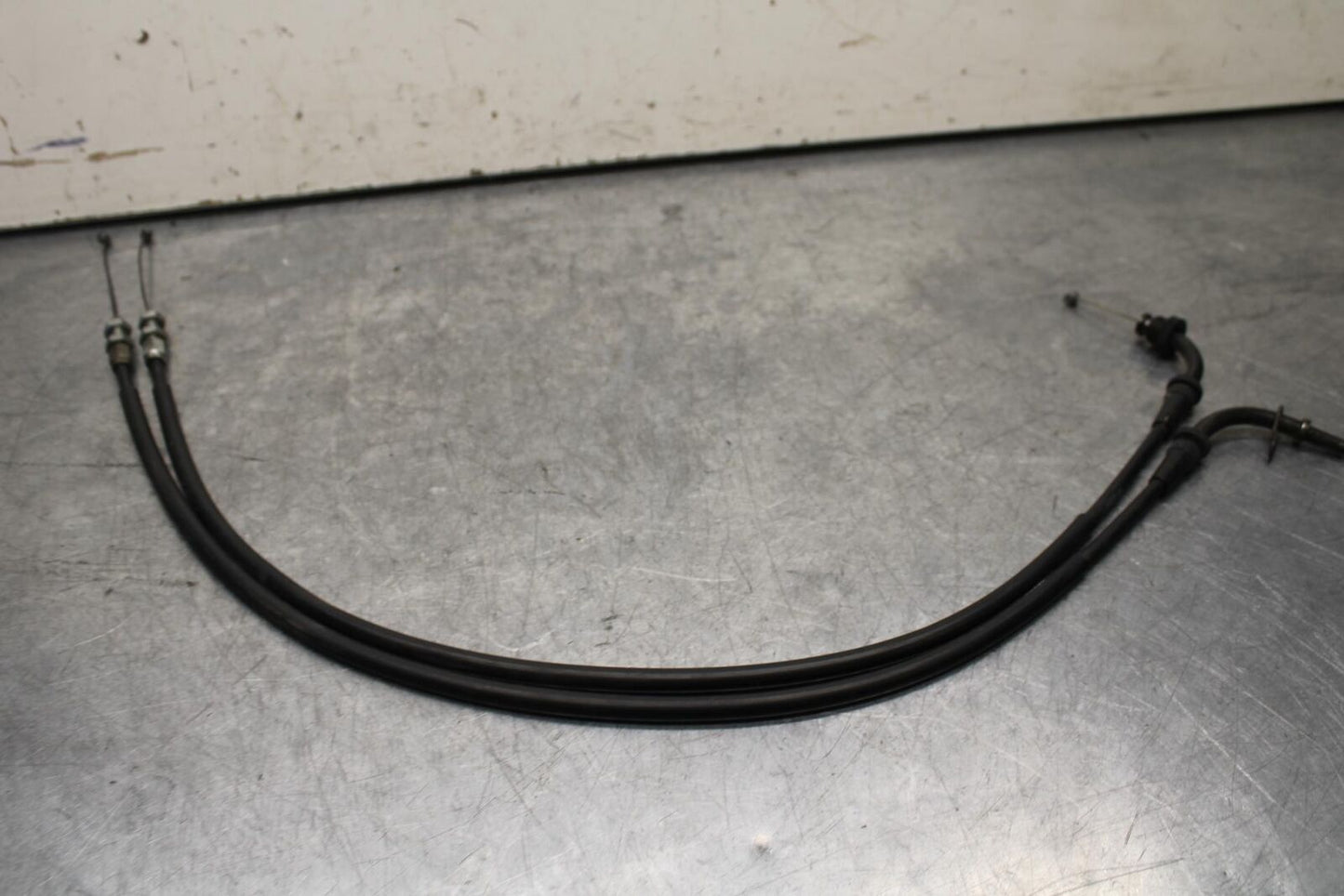 01 SUZUKI GSXR1000 THROTTLE CABLES LINES BB100 #B